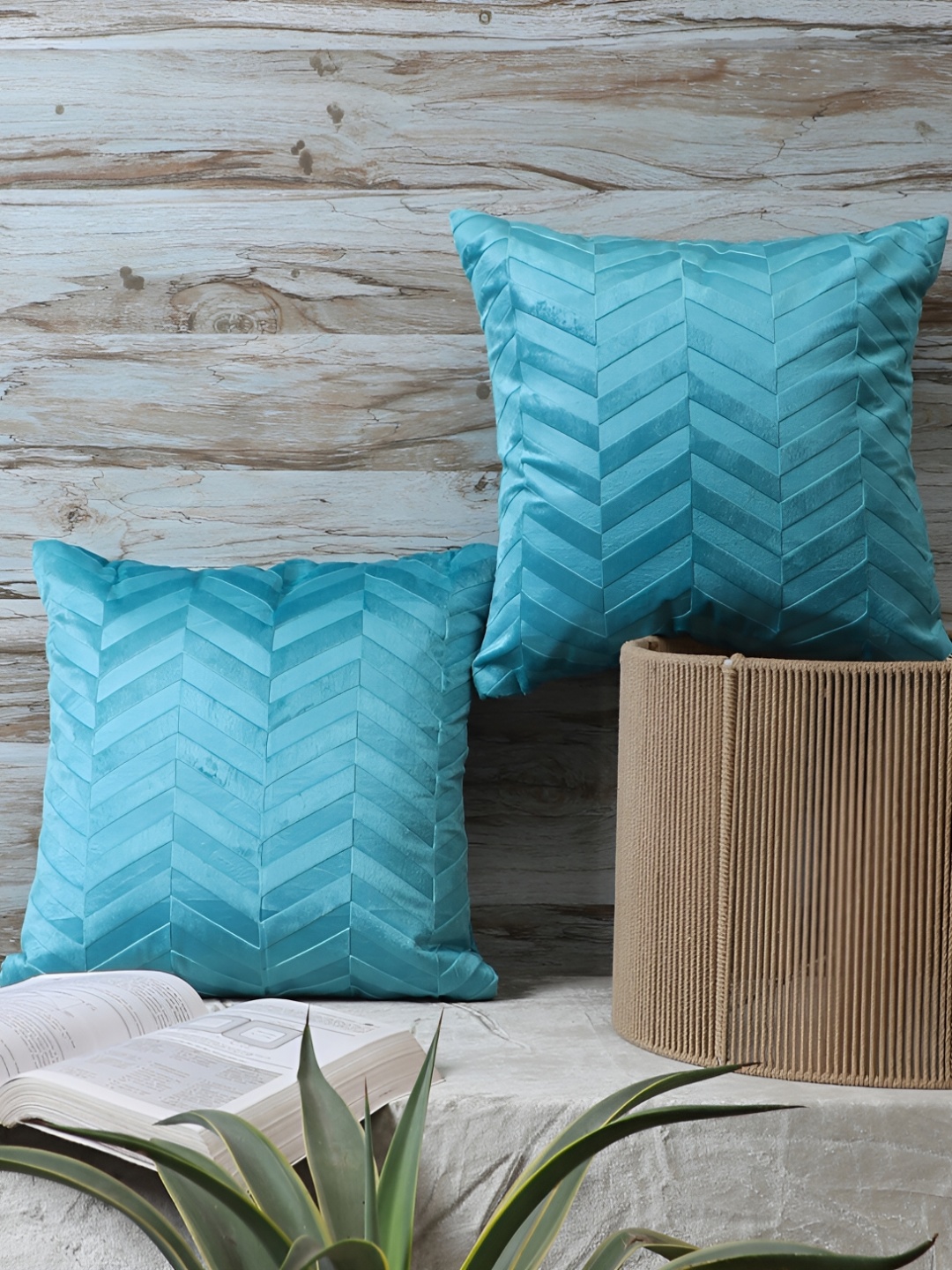 

MFD HOME FURNISHING Turquoise Blue 2 Pieces Geometric Velvet Square Cushion Covers