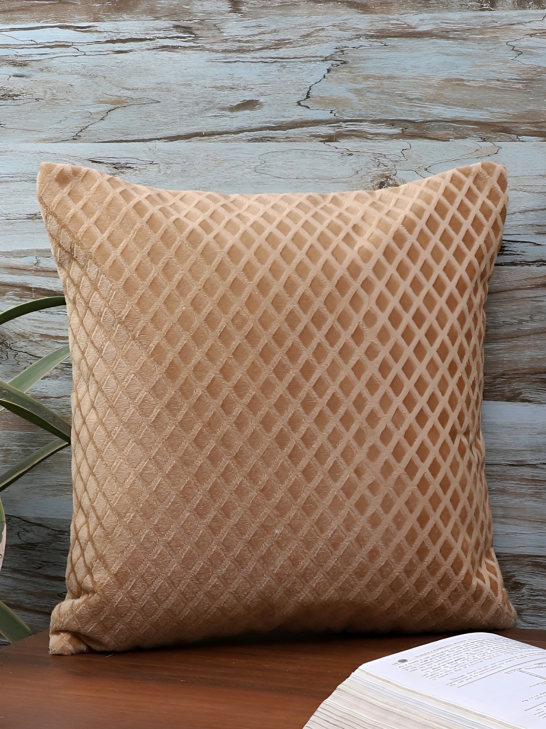

MFD HOME FURNISHING Beige Geometric Velvet Square Cushion Cover