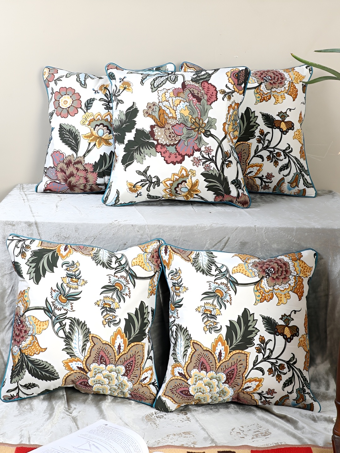 

MFD HOME FURNISHING Off White & Green 5 Pieces Floral Square Cushion Covers