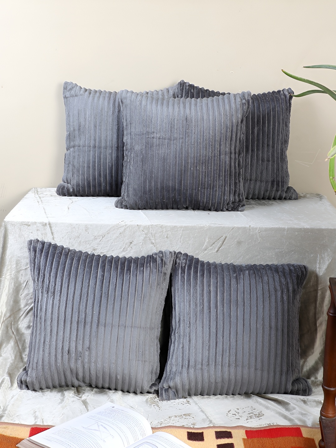 

MFD HOME FURNISHING Grey 5 Pieces Striped Velvet Square Cushion Covers
