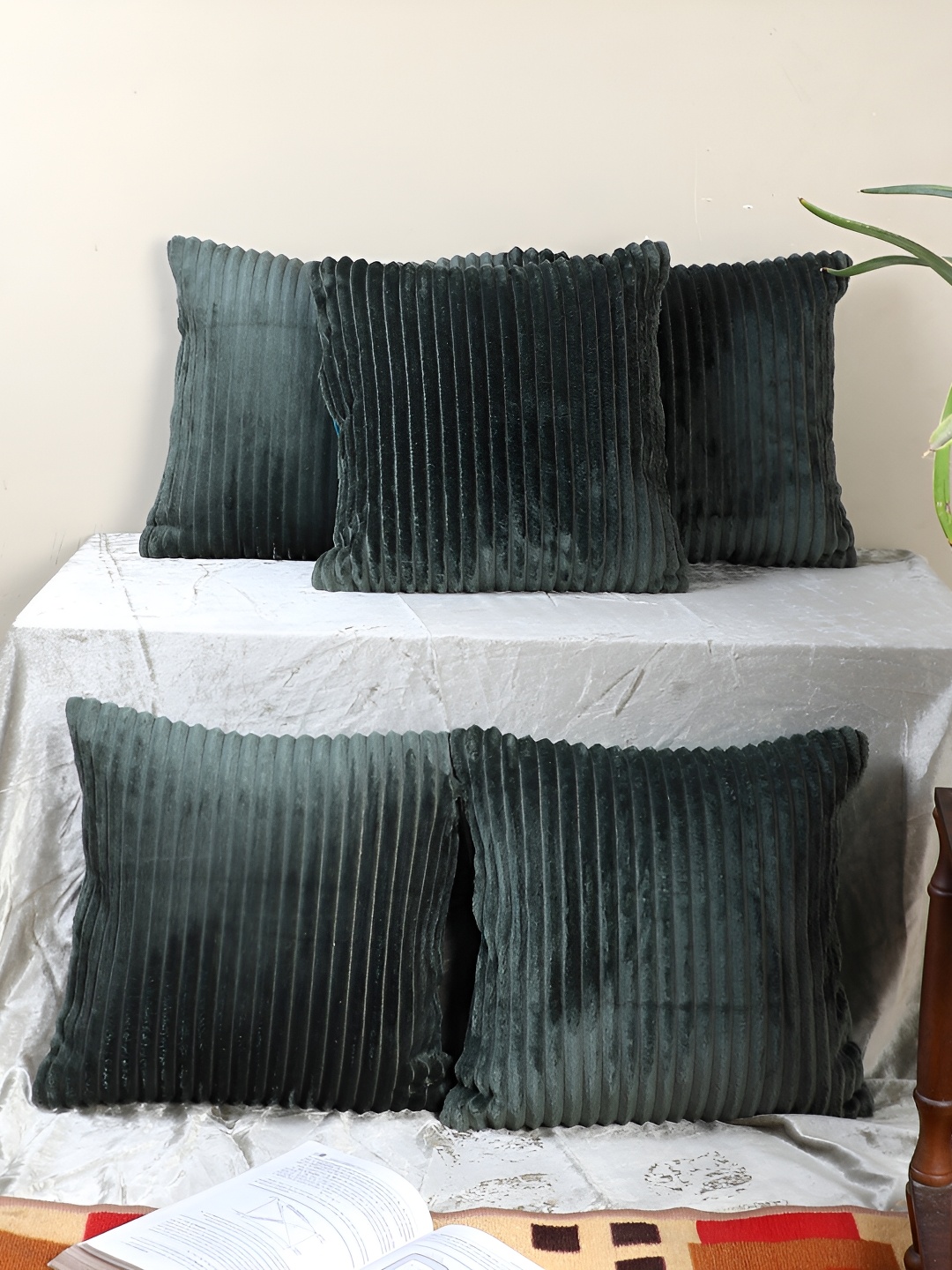 

MFD HOME FURNISHING Green 5 Pieces Striped Velvet Square Cushion Covers