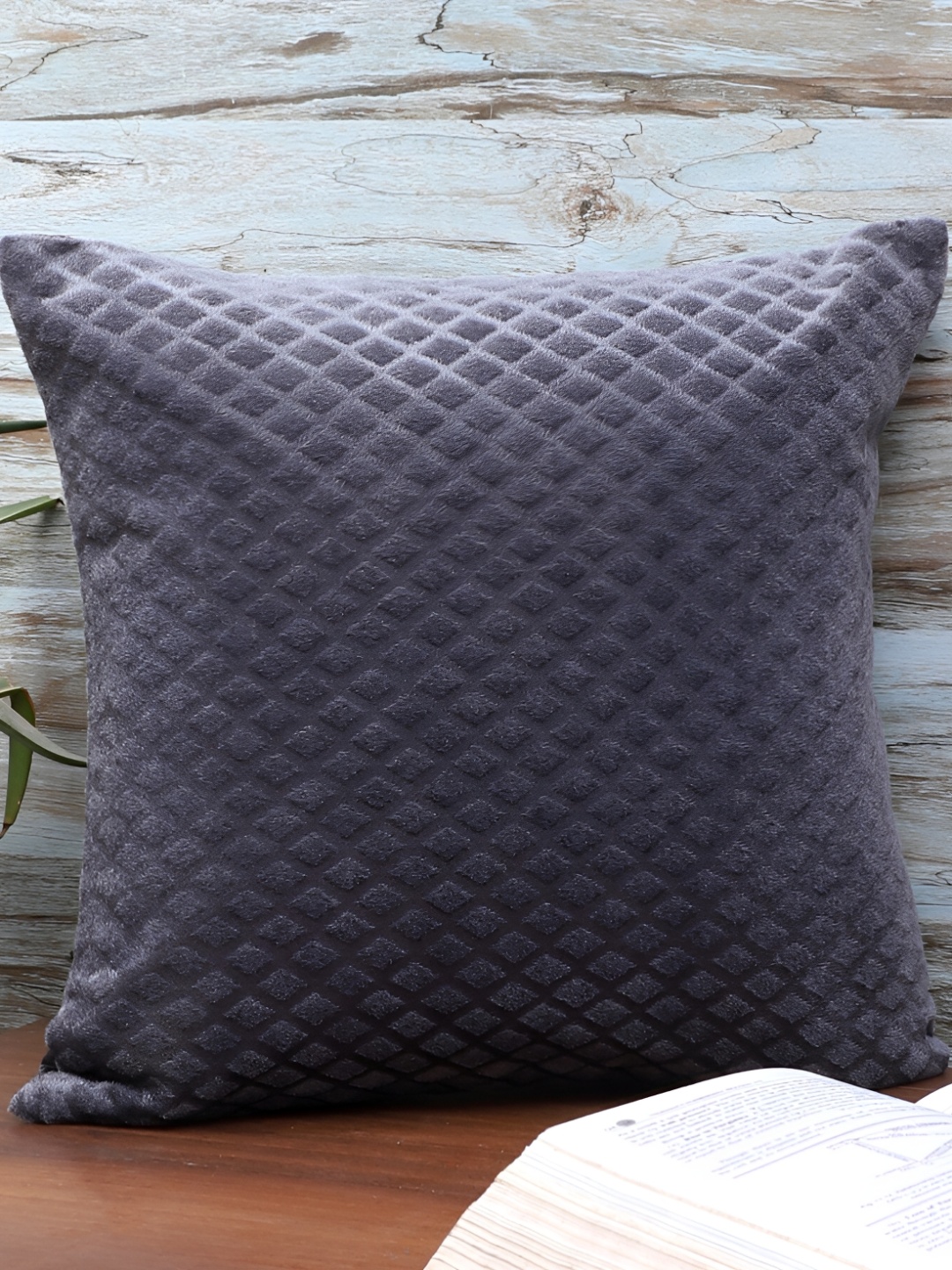 

MFD HOME FURNISHING Grey Geometric Velvet Square Cushion Cover