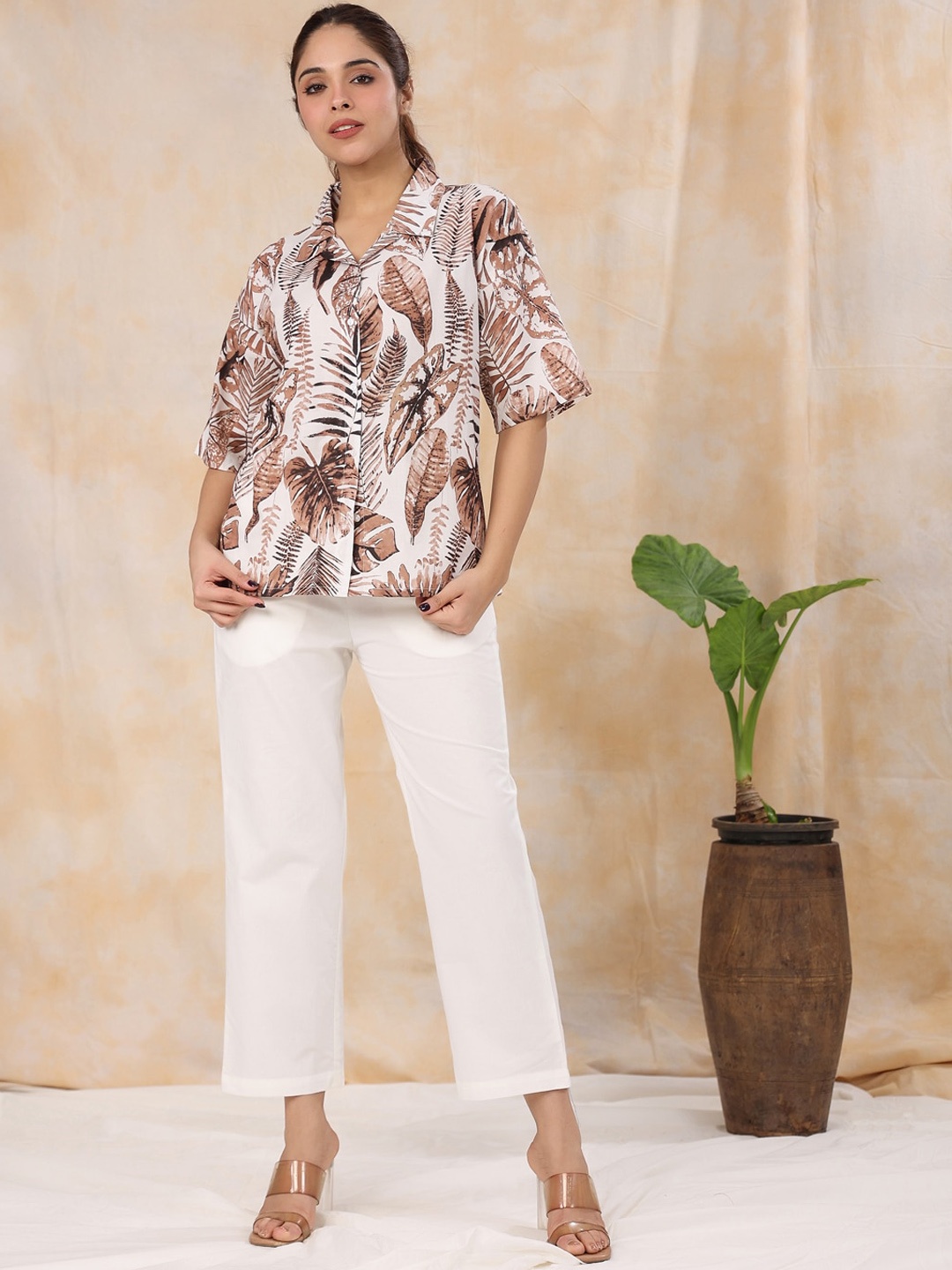 

SANSKRUTIHOMES Floral Printed Short Sleeves Pure Cotton Shirt With Trousers, Brown