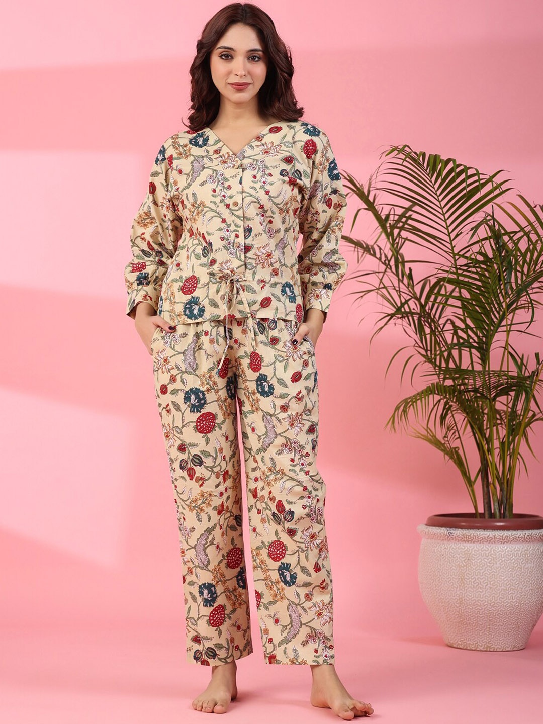 

SANSKRUTIHOMES Floral Printed Pure Cotton Night Suit, Beige