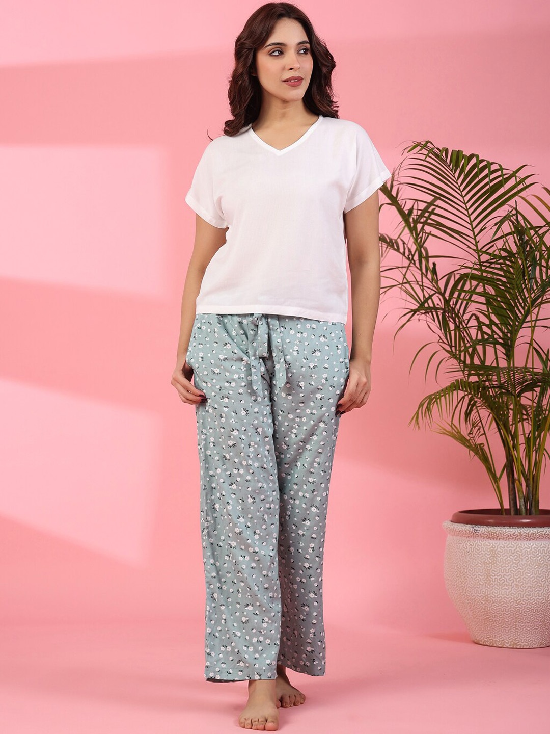 

SANSKRUTIHOMES V-Neck Night Suit, White