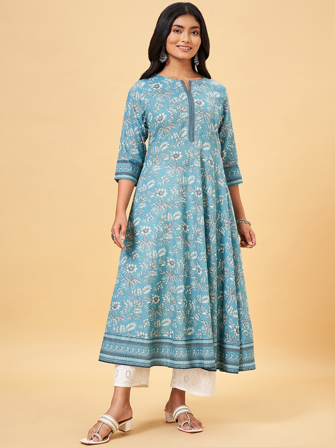 

RANGMANCH BY PANTALOONS Floral Printed Notched Neck Cotton Anarkali Kurta, Blue