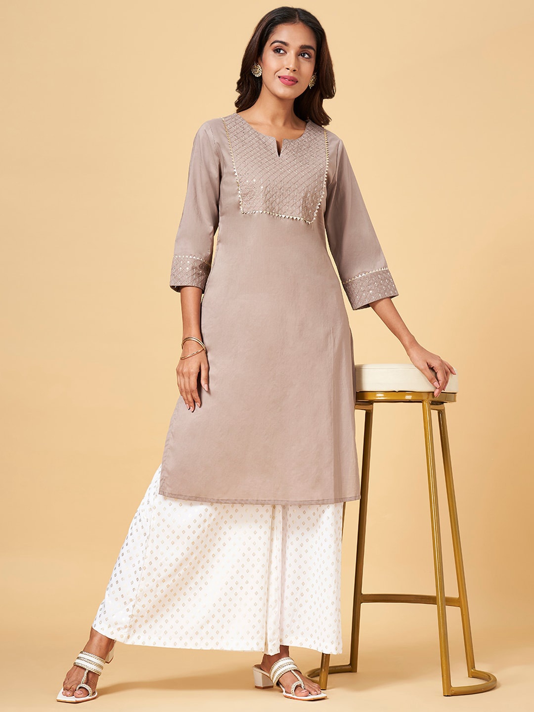 

RANGMANCH BY PANTALOONS Yoke Design Notched Neck Pure Cotton Straight Kurta, Grey