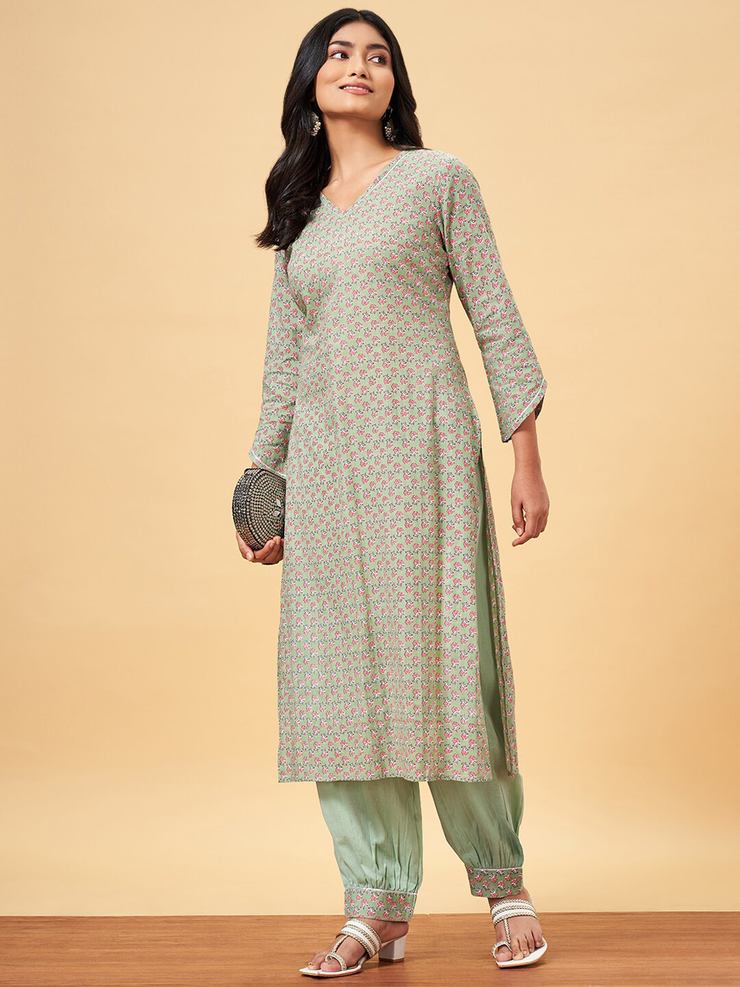 

YU by Pantaloons Floral Printed Gotta Patti Pure Cotton Kurta with Salwar, Green