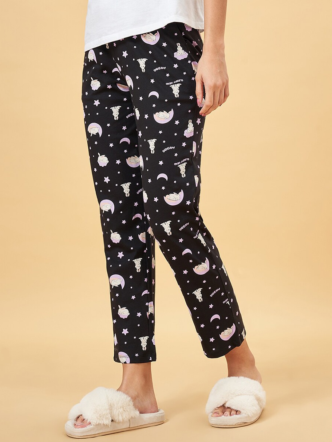 

Dreamz by Pantaloons Women Conversational Printed Pure Cotton Lounge Pants, Black