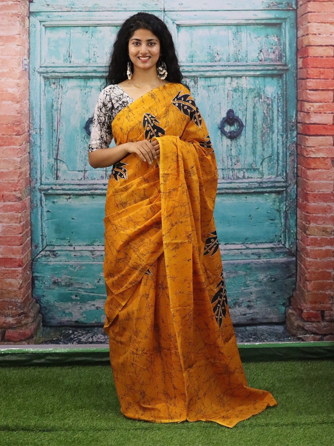

GK FASHION Ethnic Motifs Block Printed Saree, Mustard