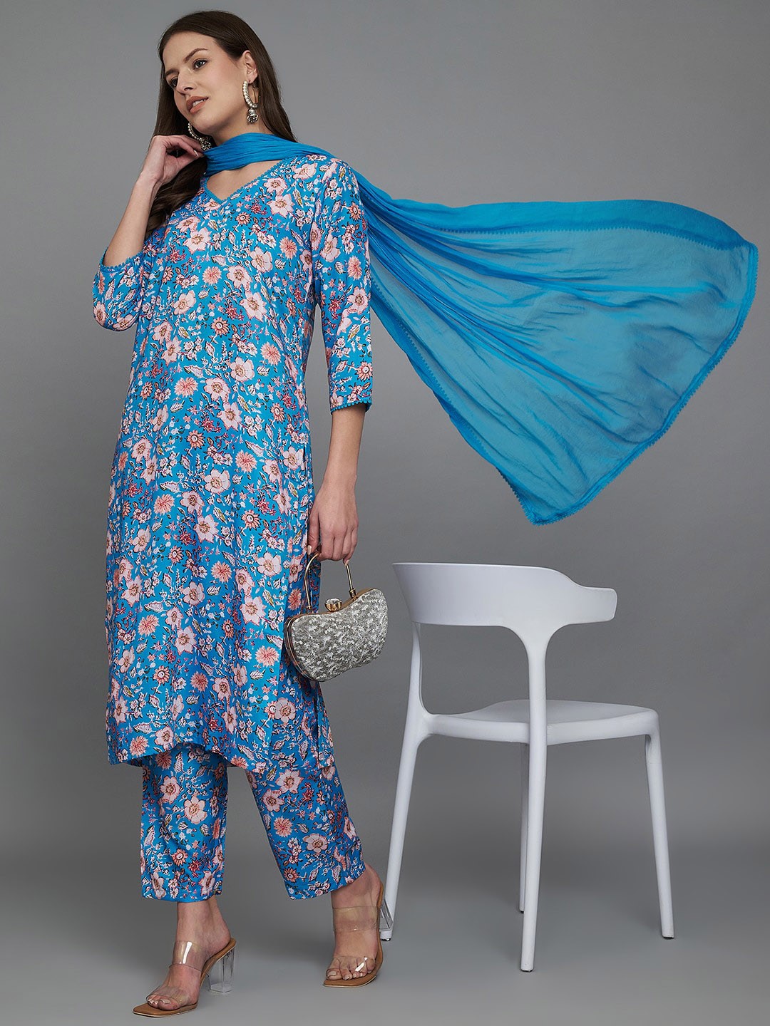 

VredeVogel Floral Printed Kurta With Trousers & Dupatta, Blue
