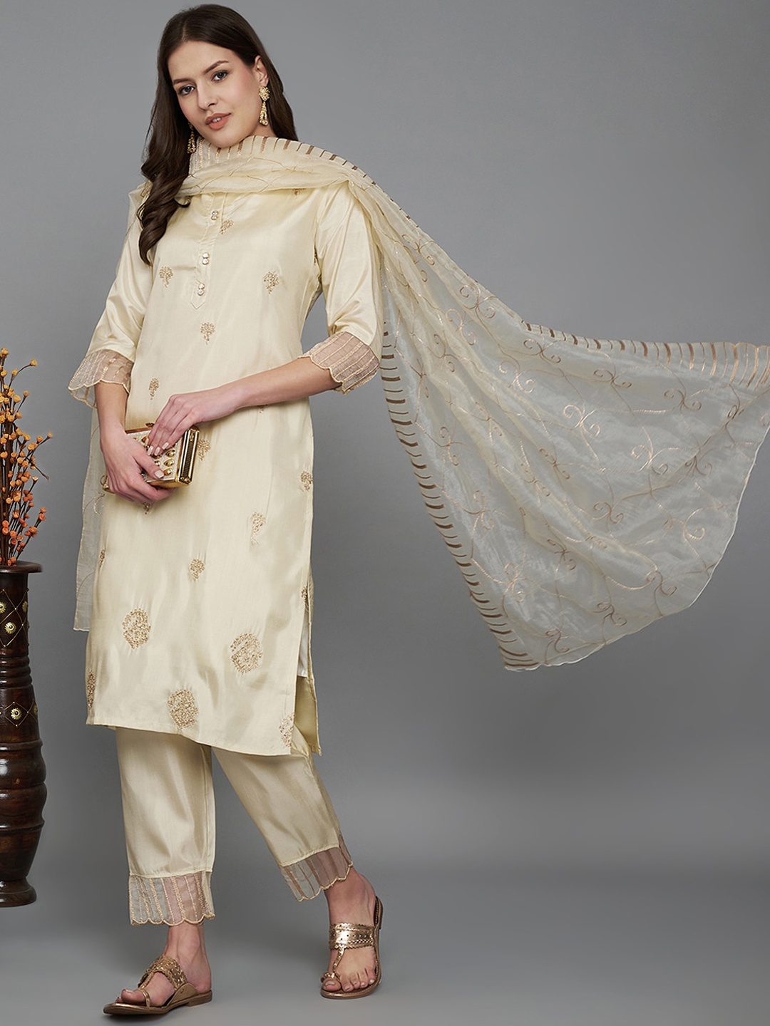 

VredeVogel Ethnic Motifs Embroidered Zari Mandarin Collar Kurta With Trousers & Dupatta, Beige