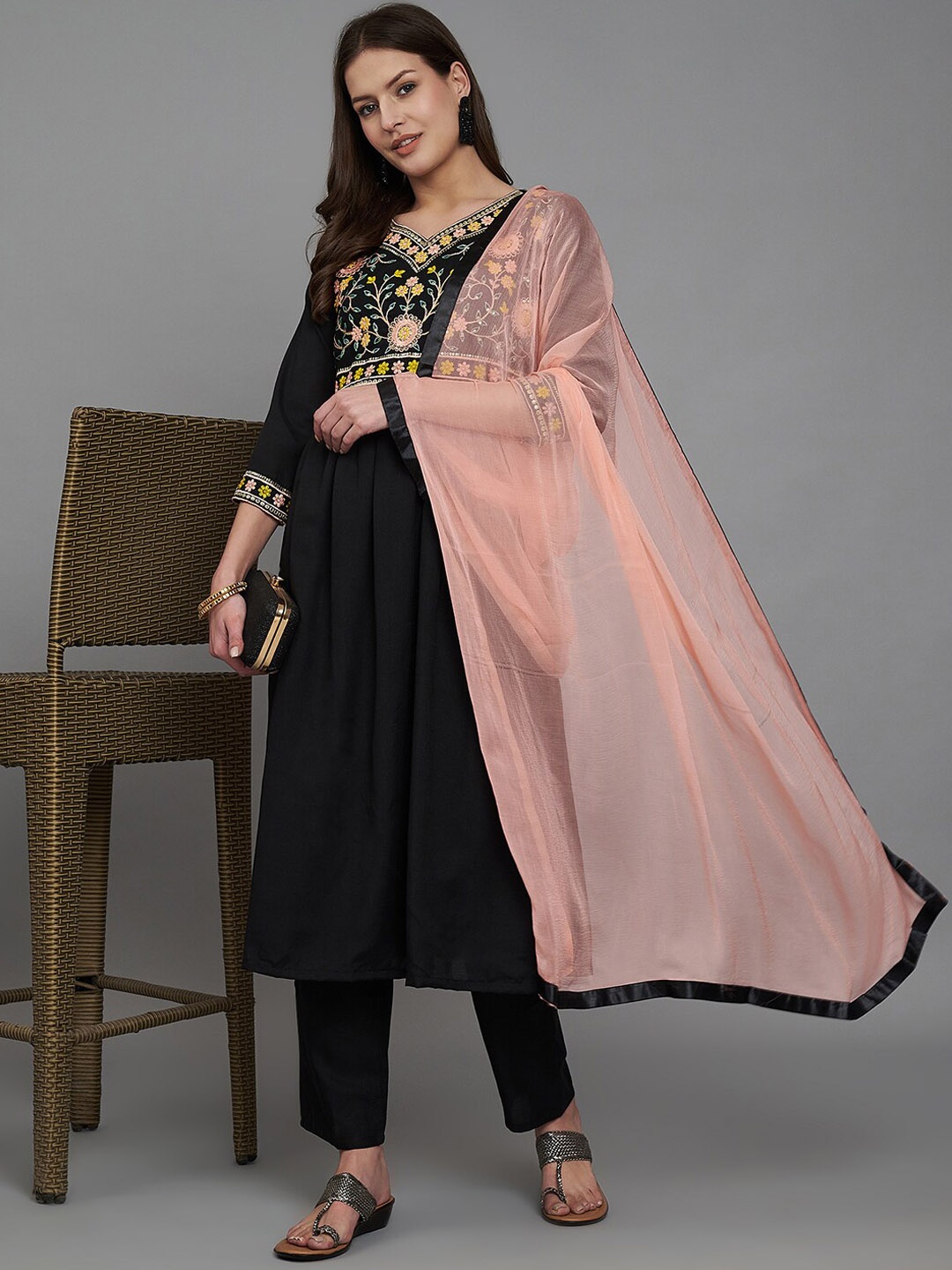 

VredeVogel Floral Yoke Design Regular Thread Work Kurta With Trousers & Dupatta, Black