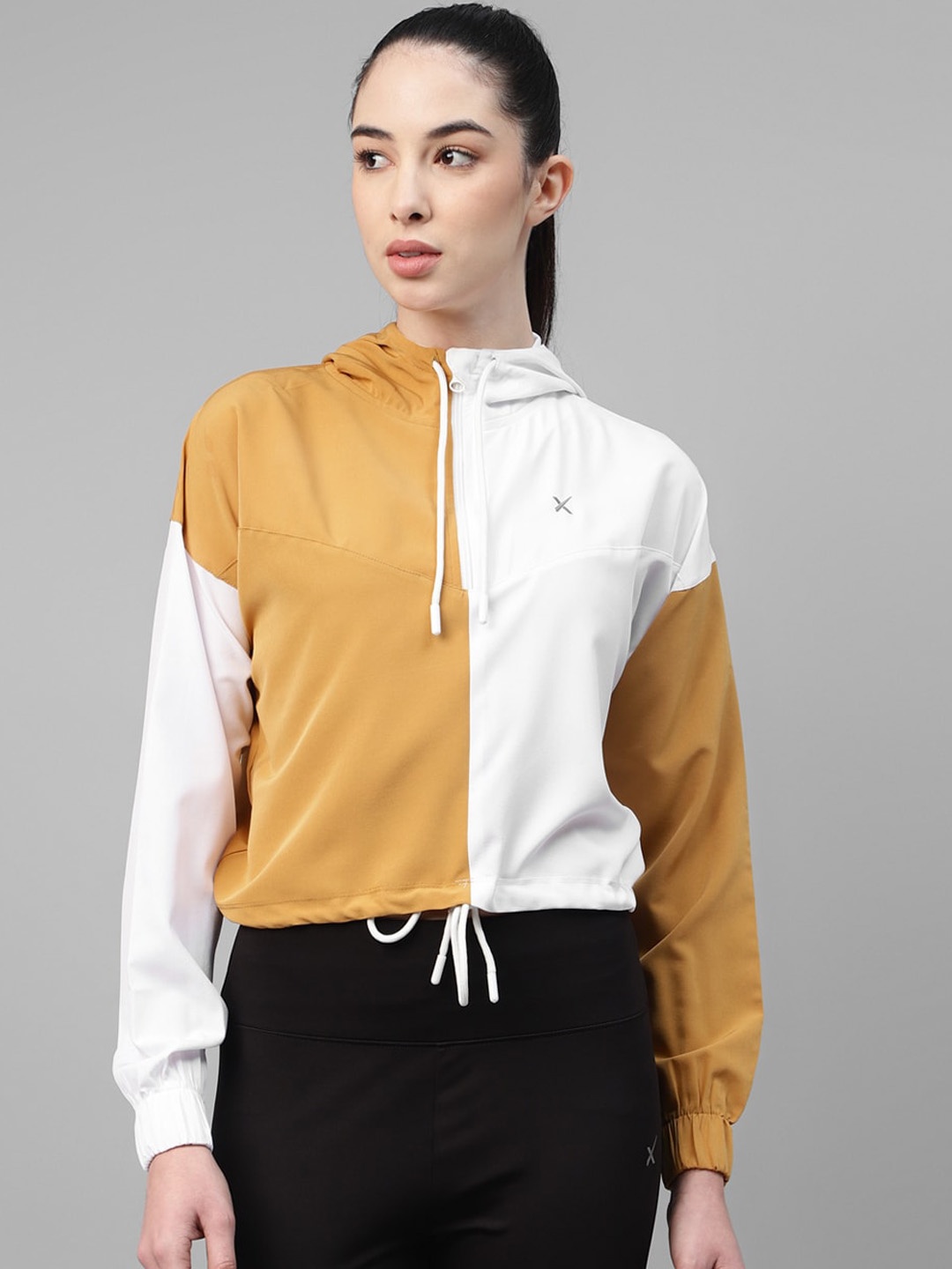 

HRX by Hrithik Roshan Women Colourblocked Crop Sporty Jacket with Patchwork, White