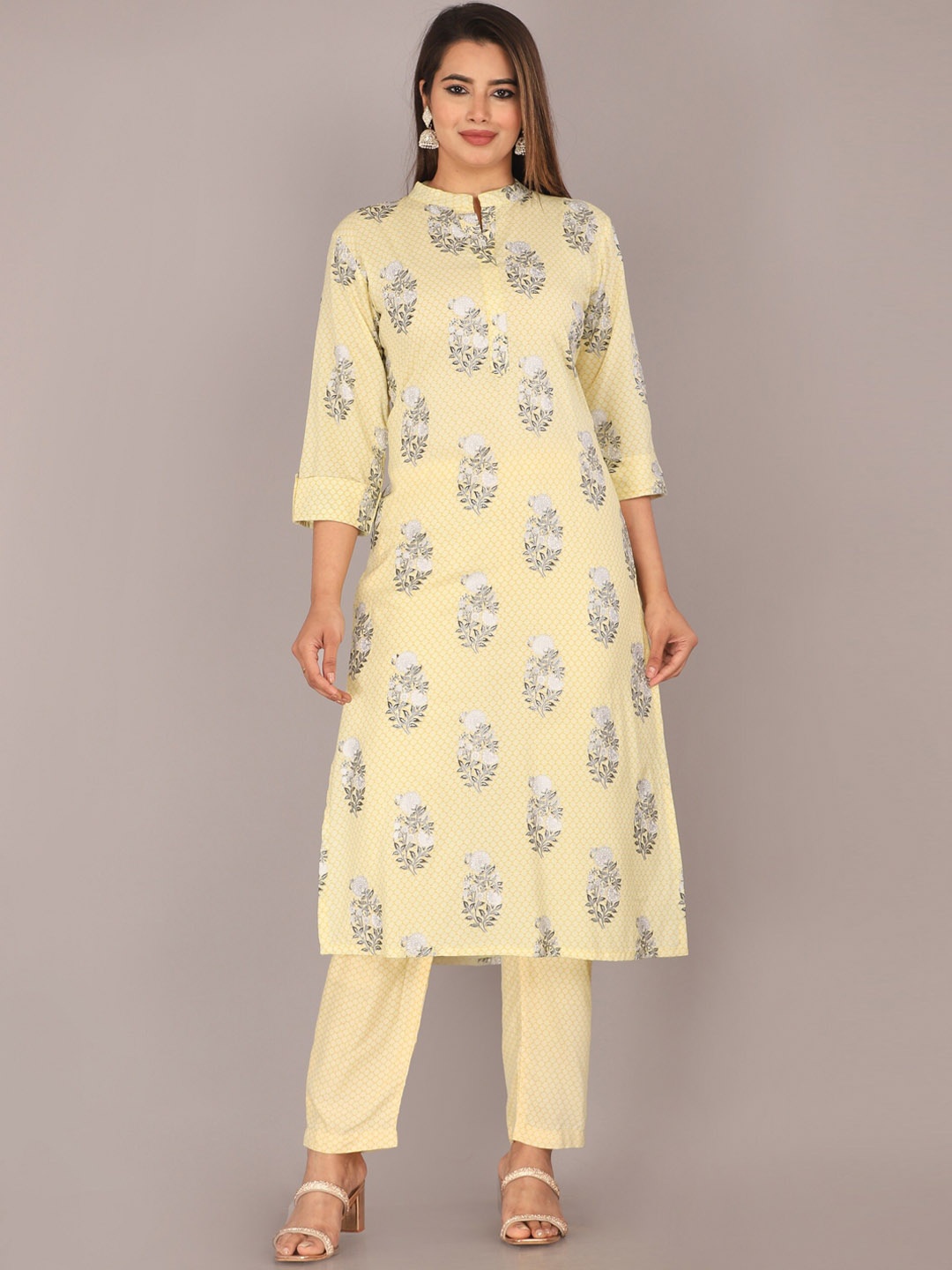 

MARISY Floral Printed Straight Kurta with Trousers, Yellow