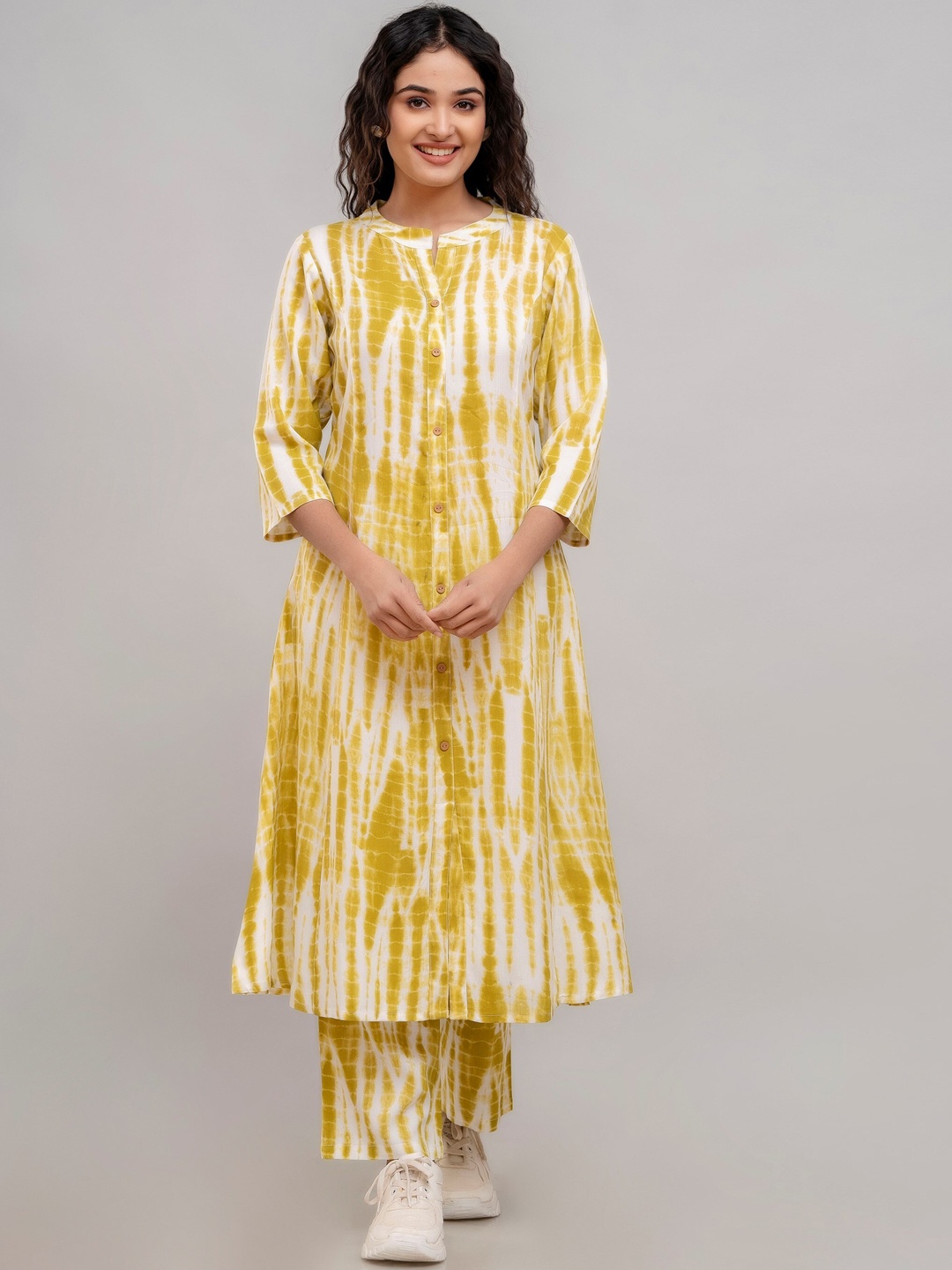 

SUUT Clothing Tie and Dye Mandarin Collar Regular Kurta With Trousers, Yellow