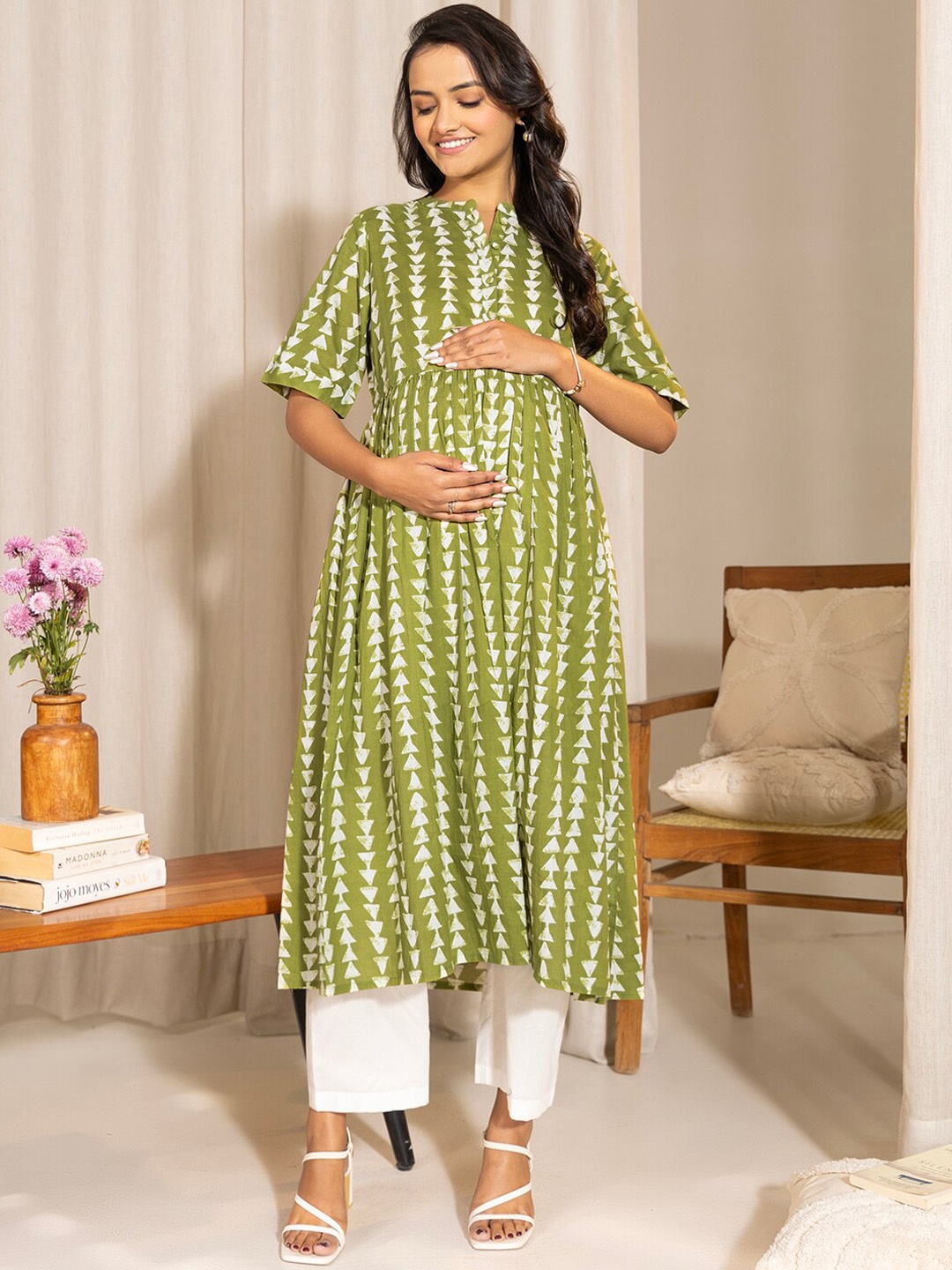 

Janasya Cotton Block Printed Gathered Maternity Kurta, Green