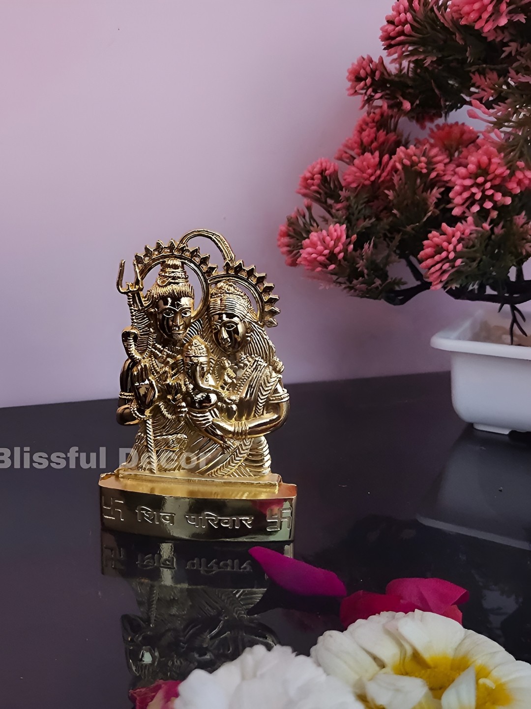 

Navyaksh Yellow Showpiece