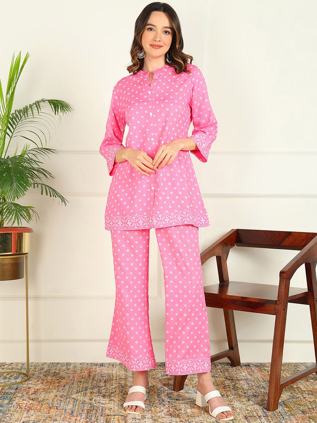 

mokshi Ethnic Motifs Printed Regular Kurti with Palazzos, Pink