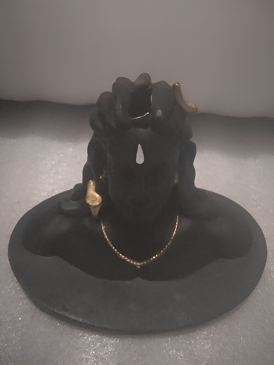 

Navyaksh Black Showpiece