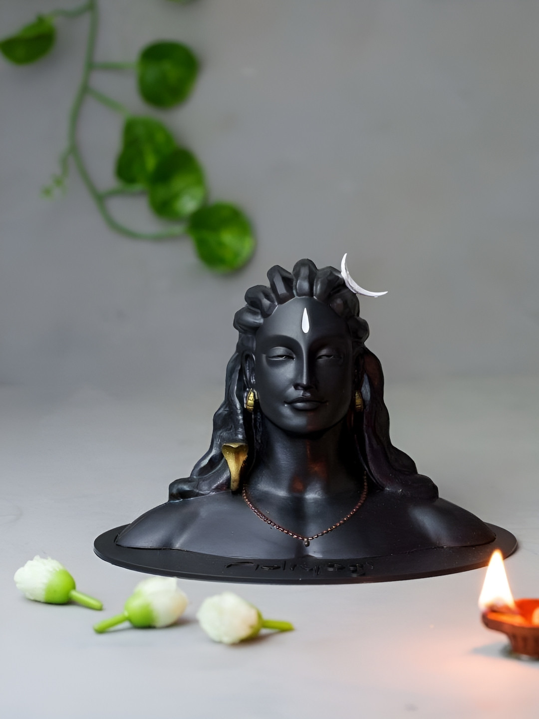 

Navyaksh Black Showpiece