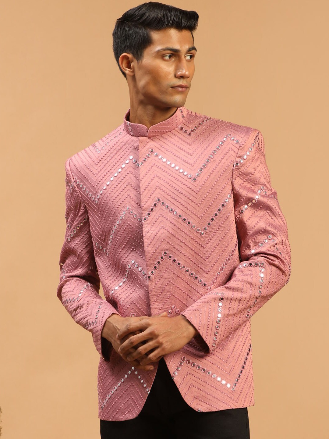 

VASTRAMAY Mirror Work Embellished Slim-Fit Jodhpuri Bandhgala, Pink