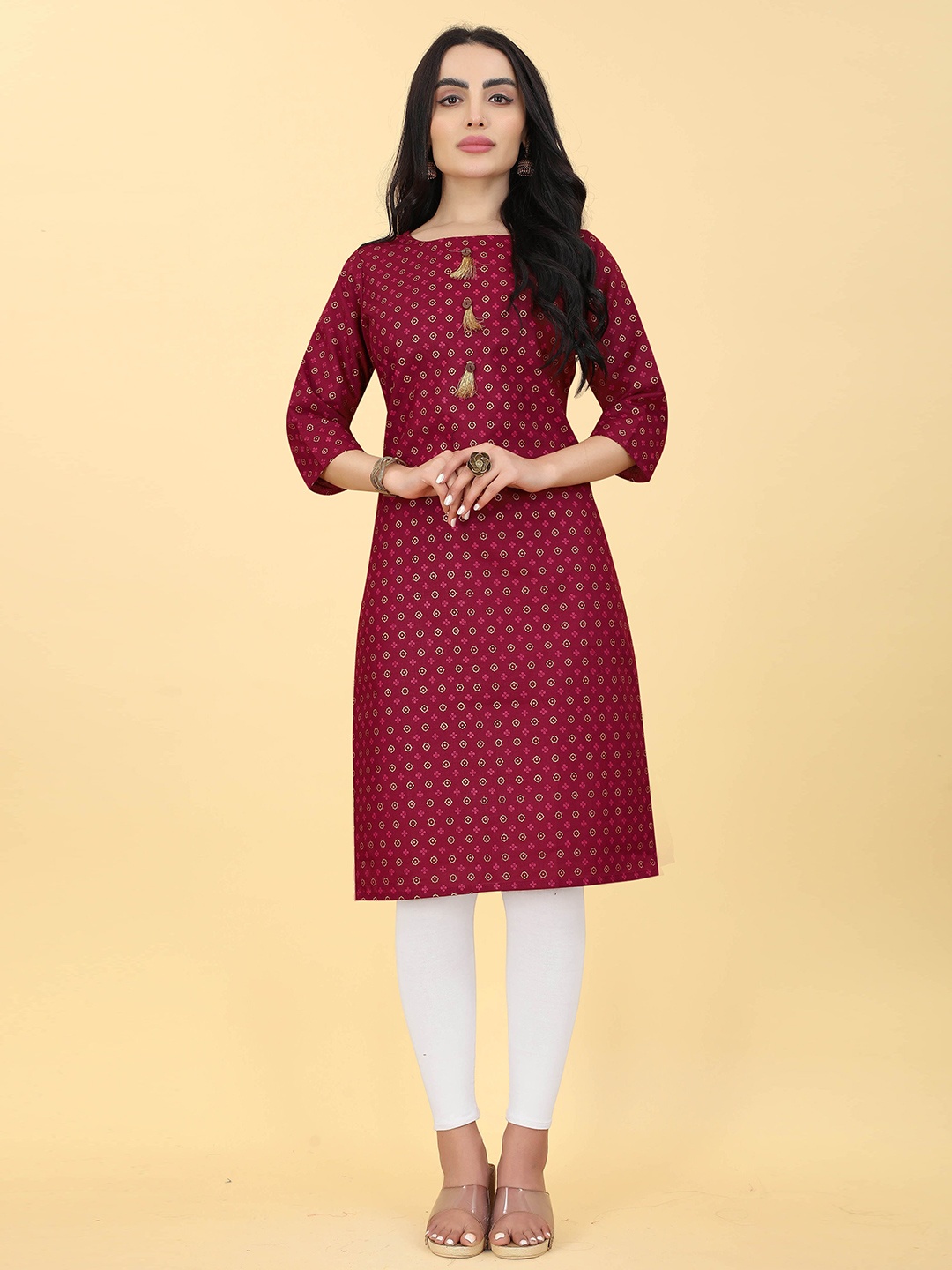 

Hinaya Ethnic Motifs Printed Round Neck Kurta, Maroon