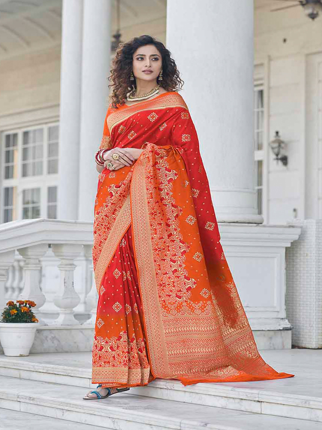 

KALINI Ethnic Motif Woven Design Zari Banarasi Saree, Red