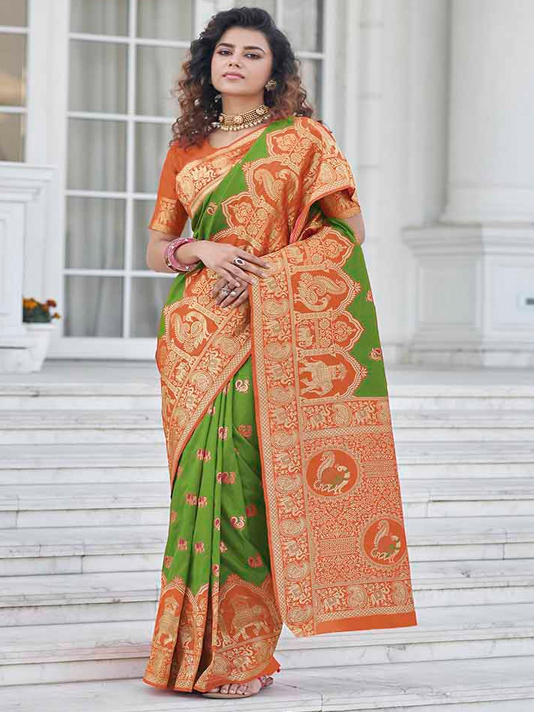 

KALINI Ethnic Motif Woven Design Zari Banarasi Saree, Green