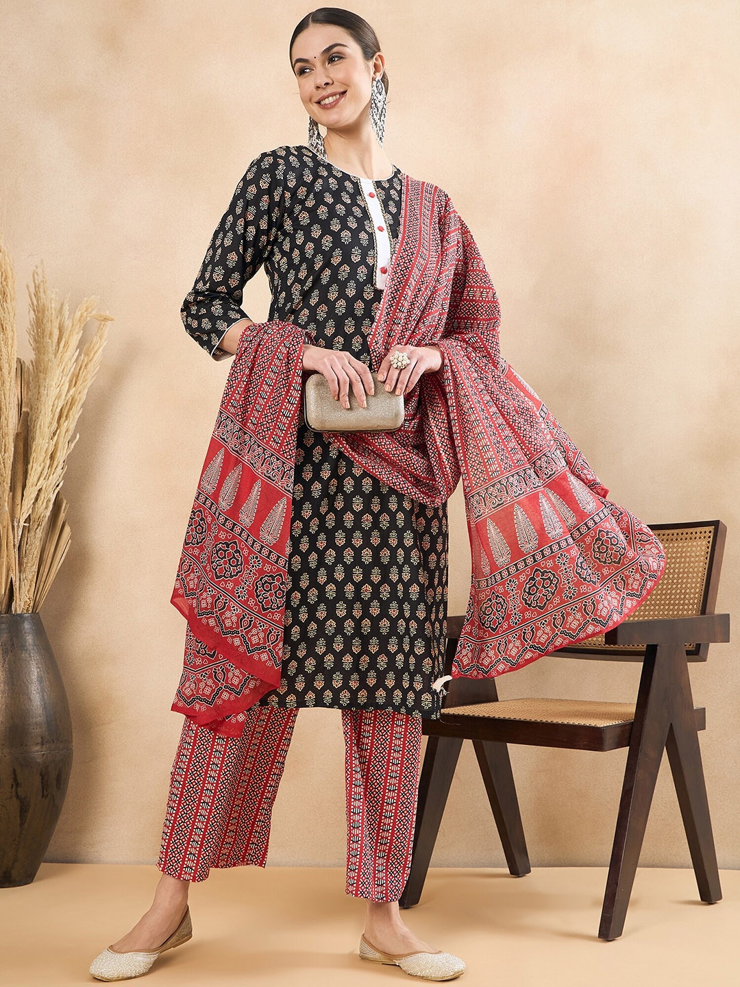 

Anouk Black Ethnic Motifs Printed Regular Pure Cotton Kurta With Palazzos & Dupatta