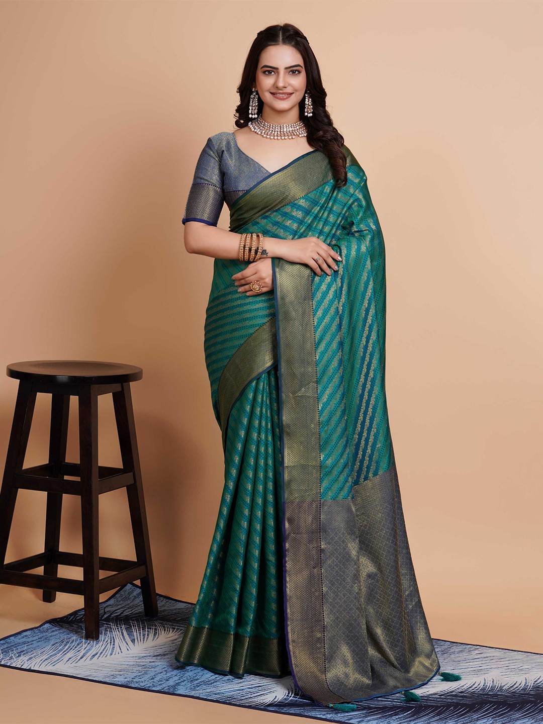 

VAIRAGEE Ethnic Motifs Woven Design Zari Banarasi Saree, Teal