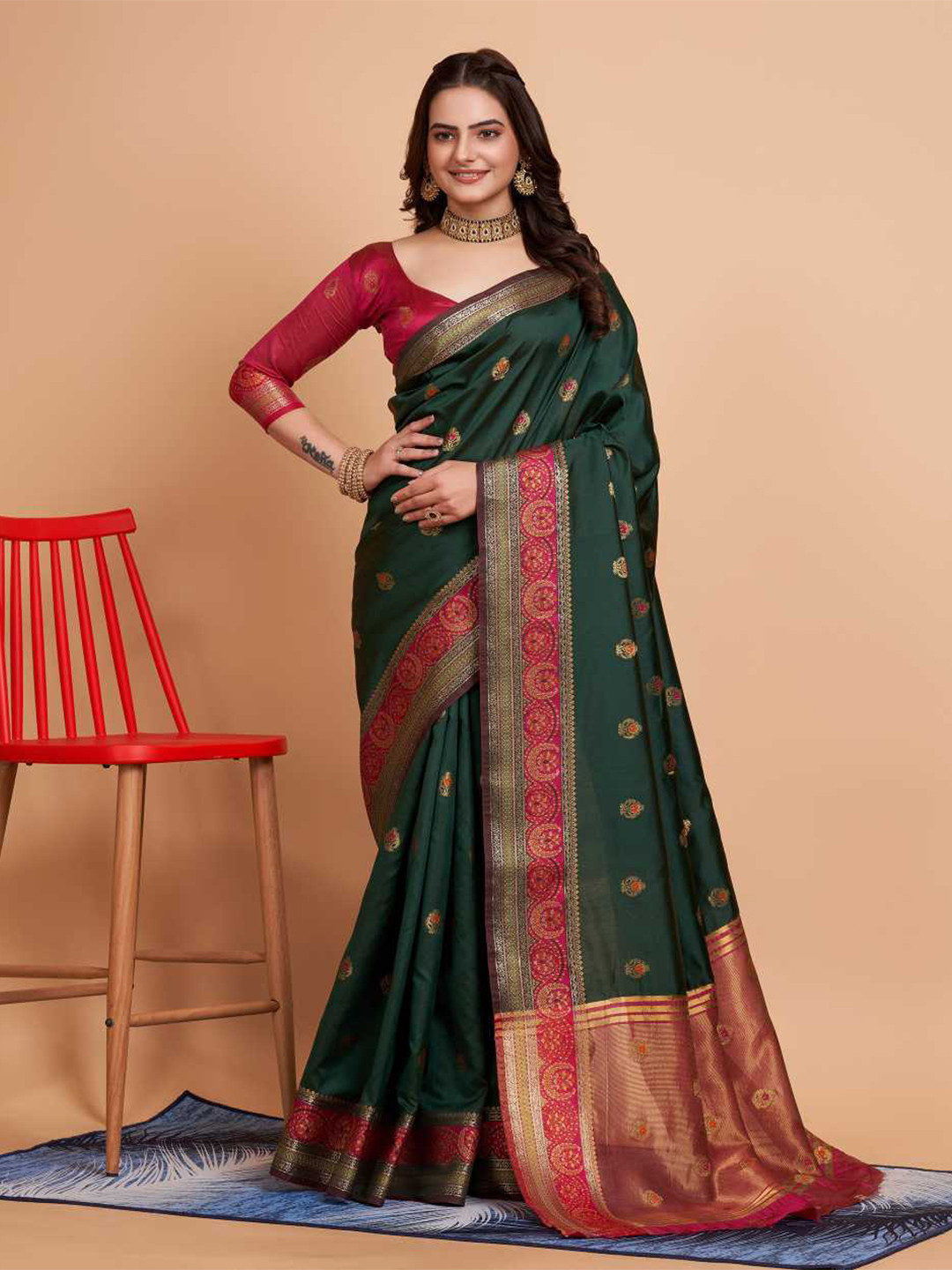 

VAIRAGEE Ethnic Motifs Woven Design Zari Banarasi Saree, Green