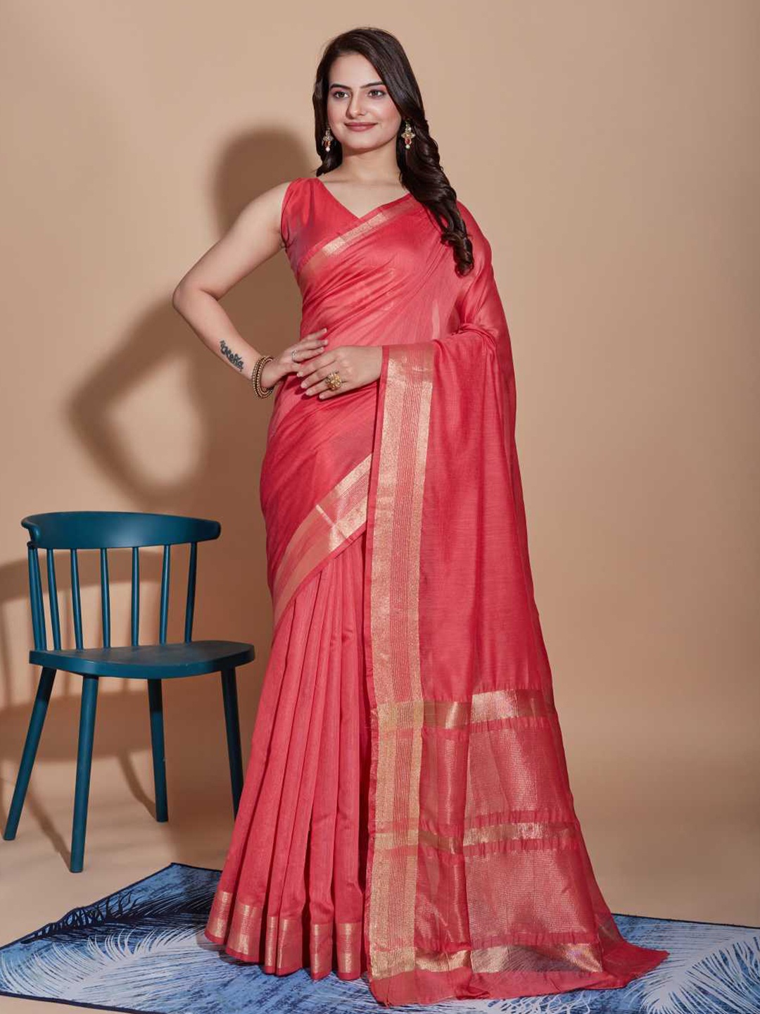 

VAIRAGEE Zari Gadwal Saree, Red