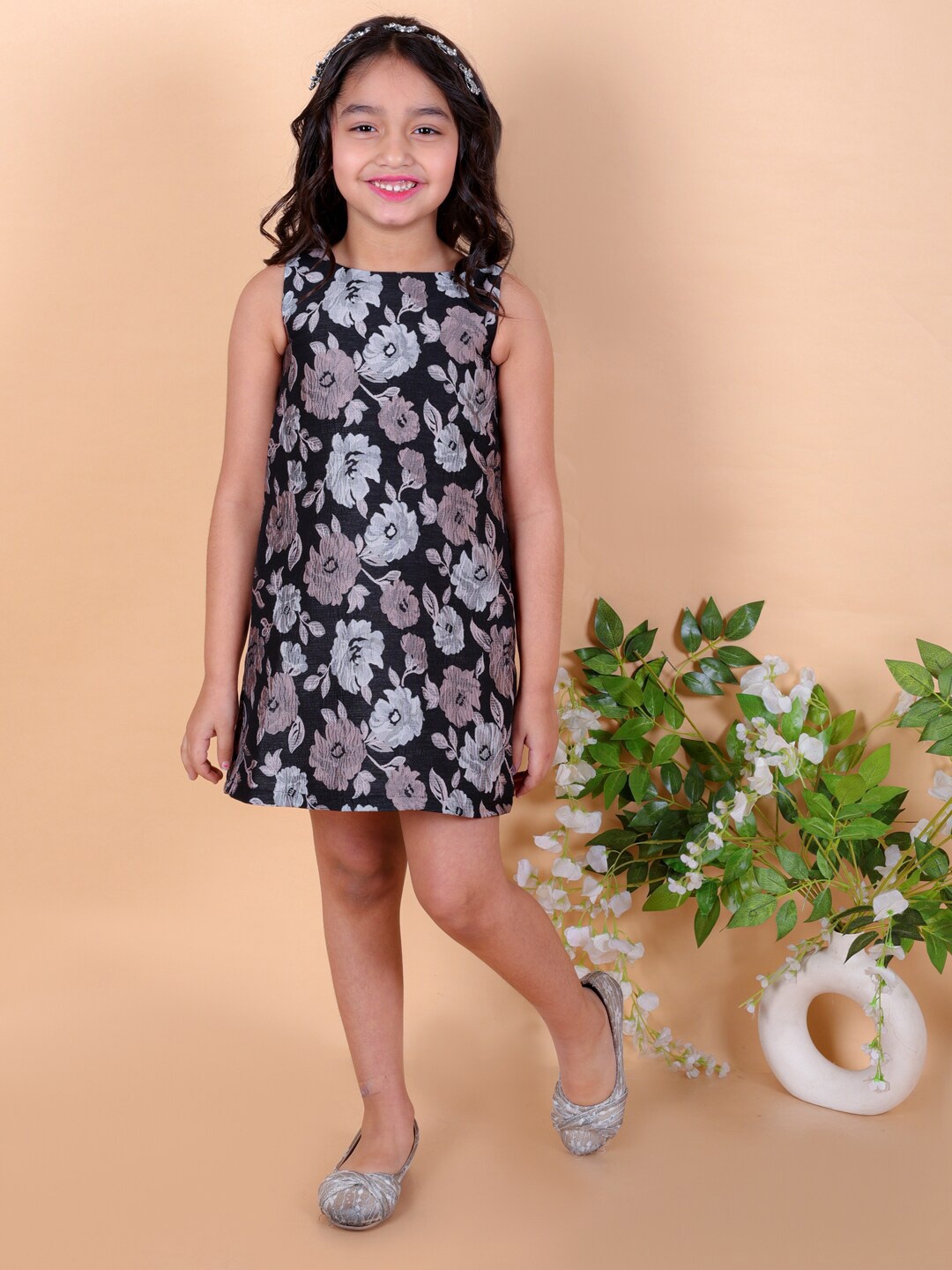 

KidsDew Girls Floral Woven Designed Round Neck Jacquard A-Line Dress, Black