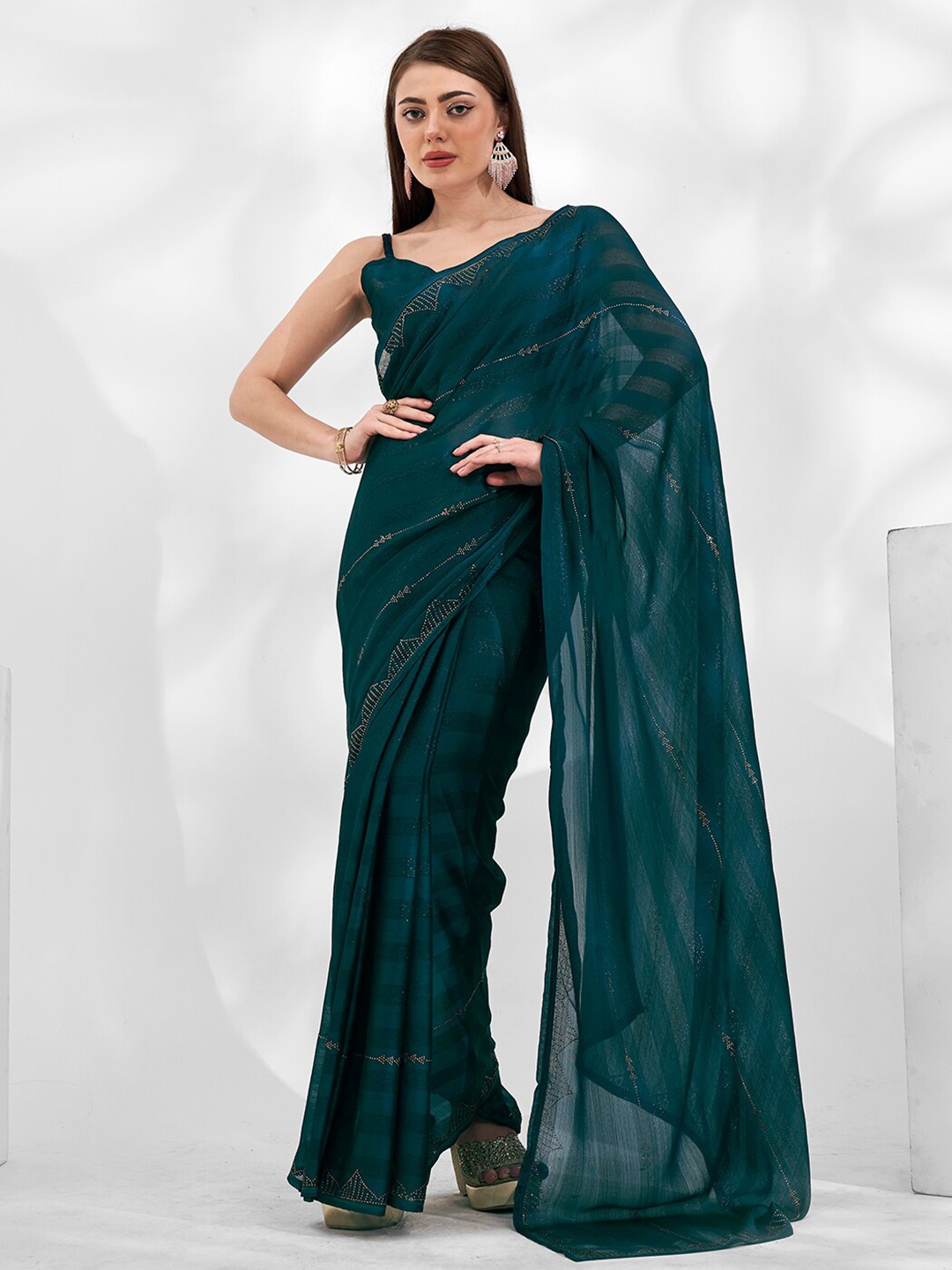 

Kalista Embellished Beads and Stones Pure Chiffon Saree, Green