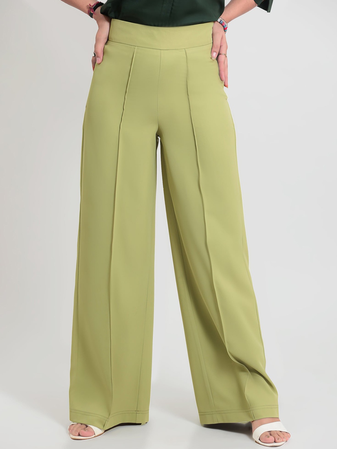 

BLUEBIRD Women Relaxed Loose Fit High-Rise Pleated Parallel Trousers, Green