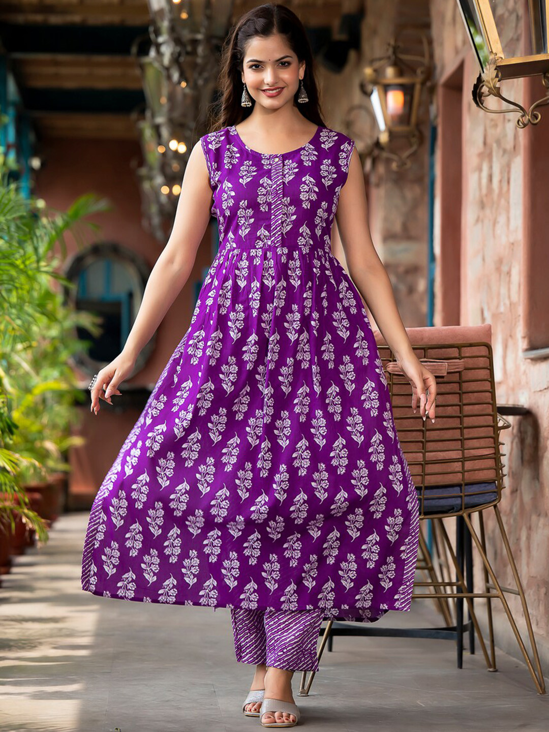 

Chandbaali Floral Printed Pure Cotton Kurta with Trousers, Purple