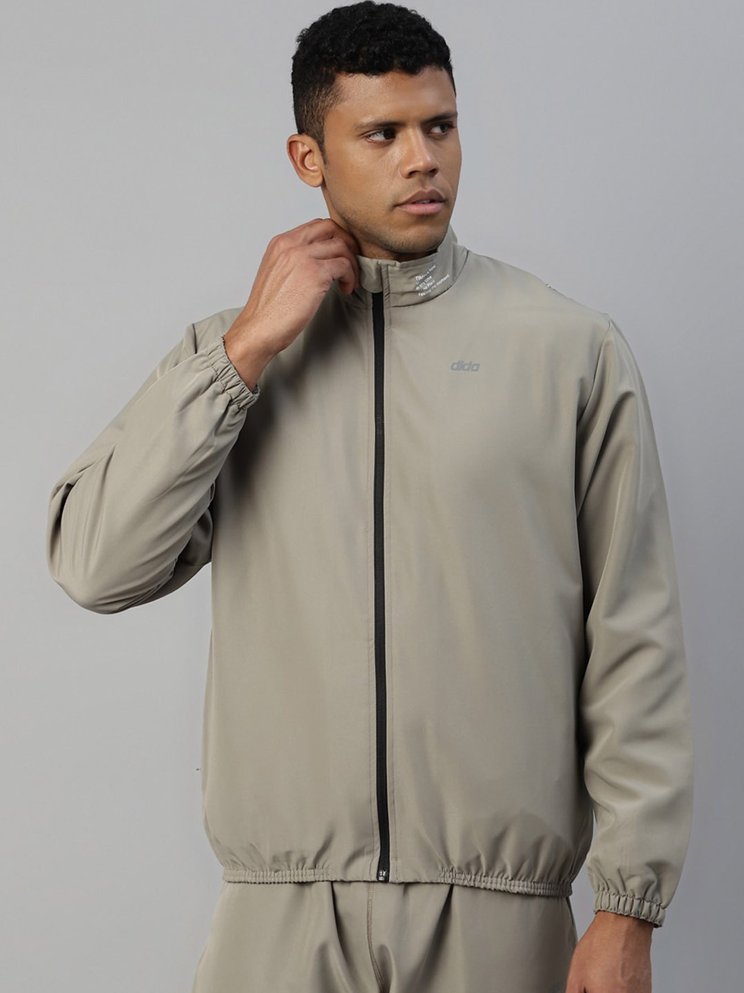 

DIDA Men Versatile Breathable Quick-Dry Regular-Fit Activewear Sports Track Suit, Grey