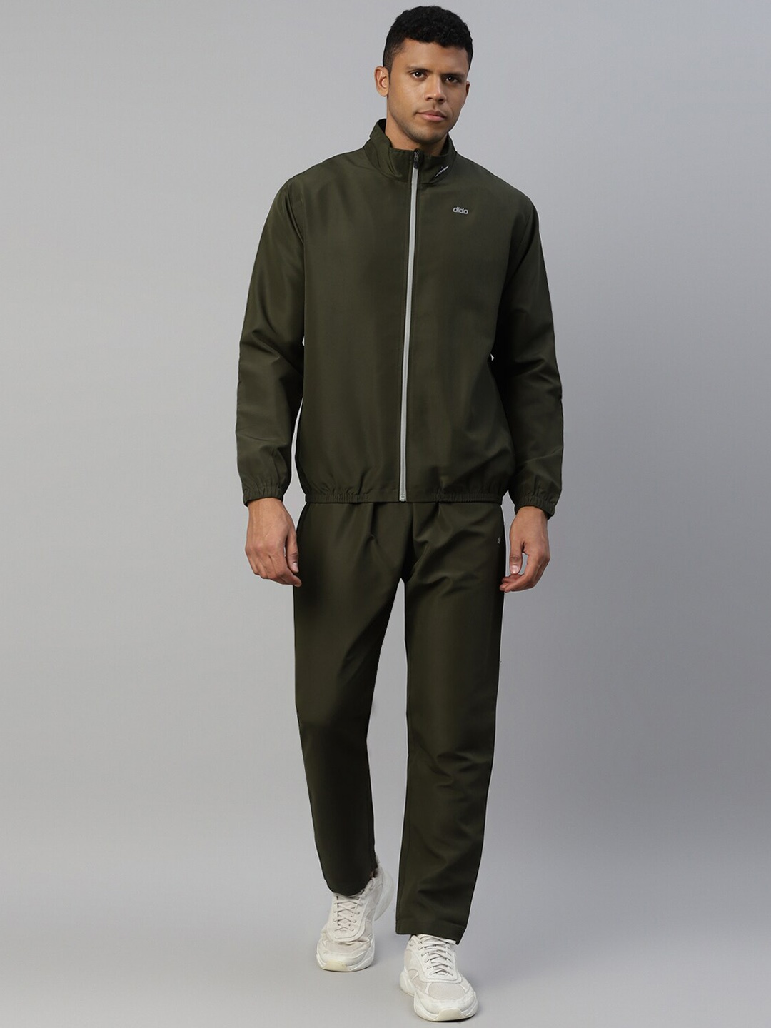 

DIDA Men Versatile Quick-Dry Regular-Fit Activewear Sports Track Suit, Green
