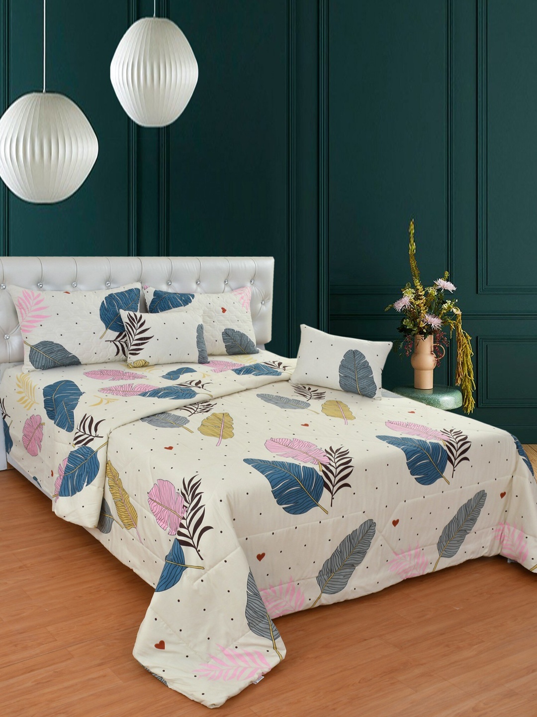 

Nivasam Cream Coloured 6 Piece Floral Cotton Double King Superfine Bedding Set