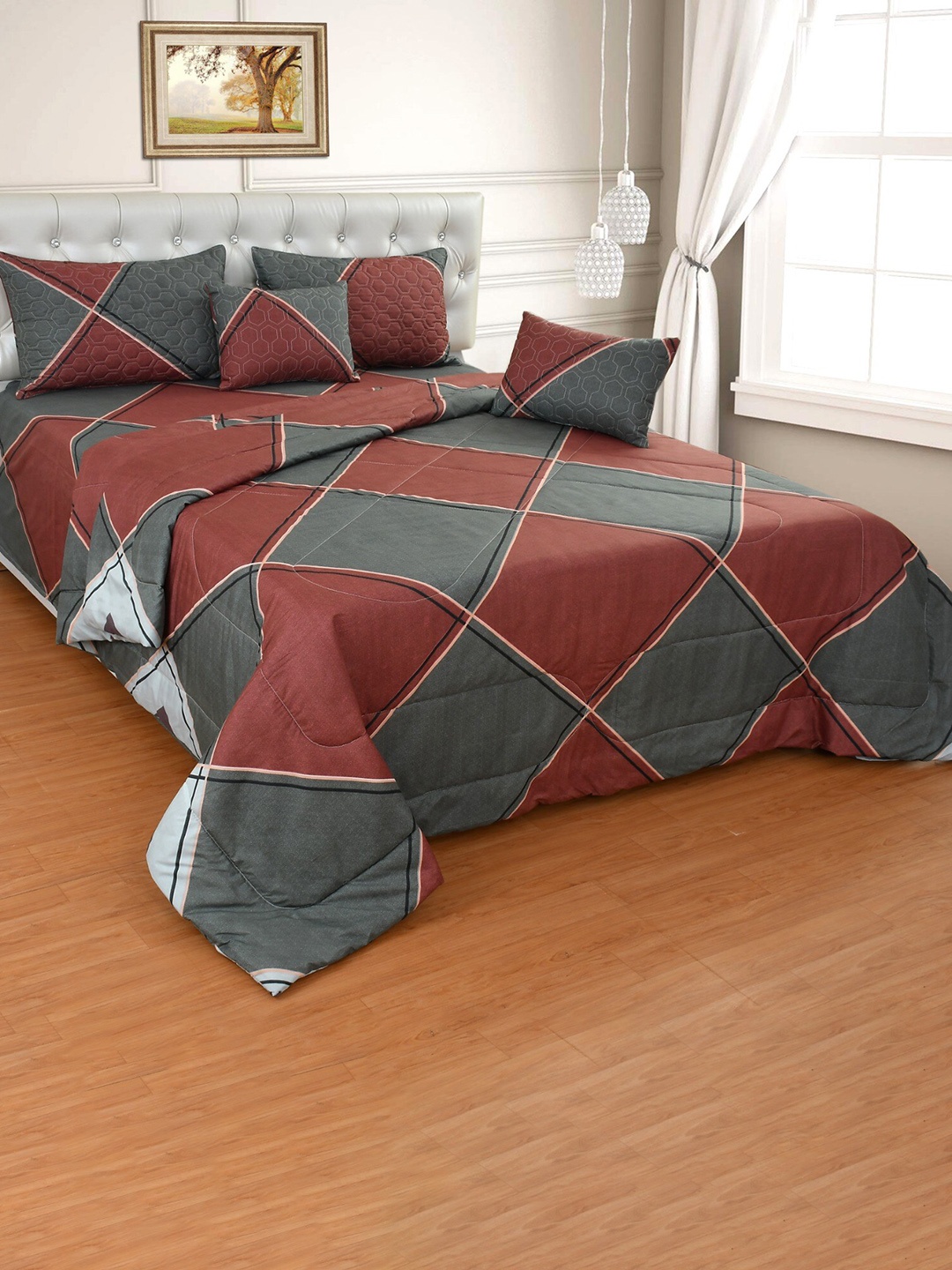 

Nivasam Maroon & Grey Geometric Cotton Double King Superfine Bedding Set