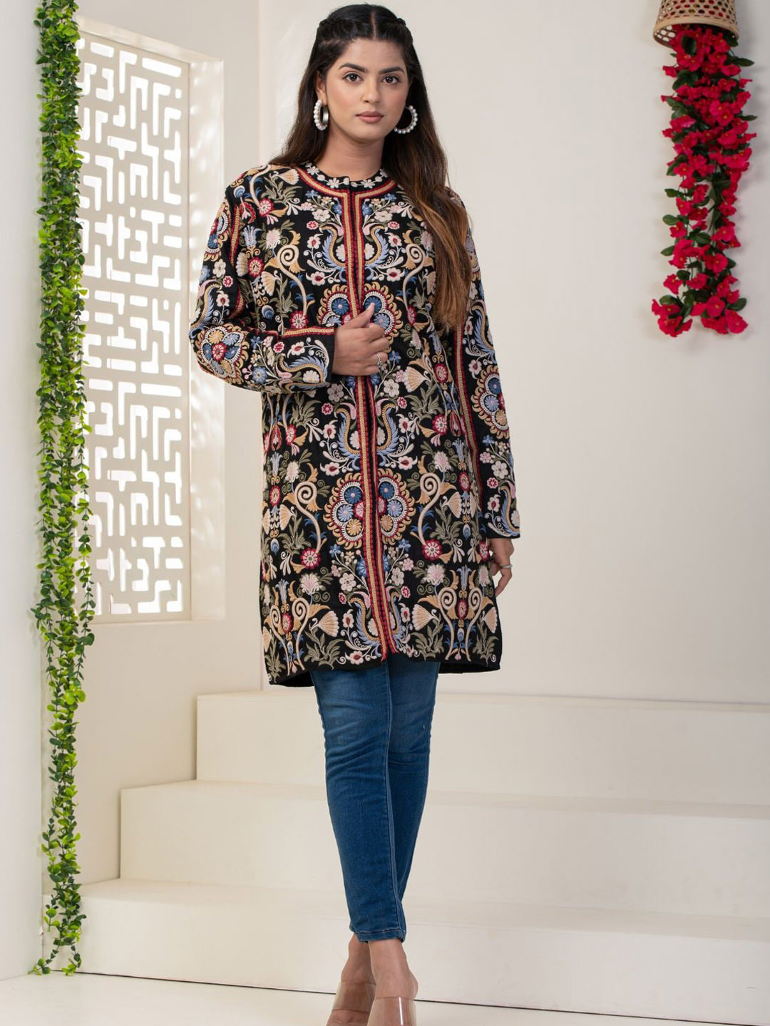 

Zolo Label Women Floral Longline Tailored Jacket with Embroidered, Black