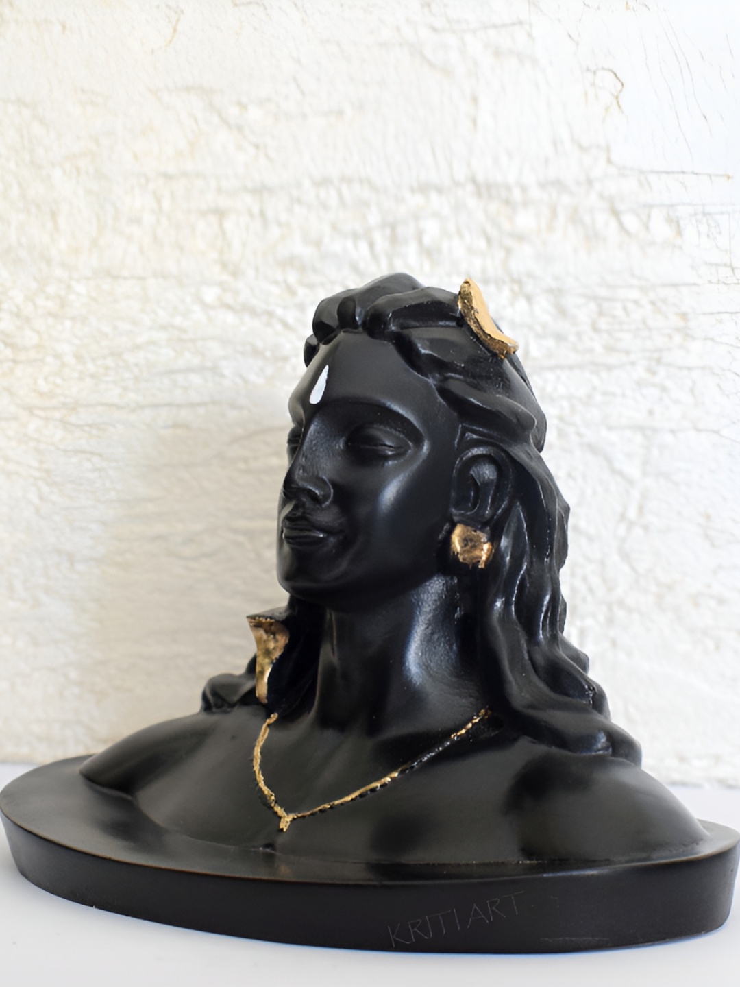 

Navyaksh Black Showpiece