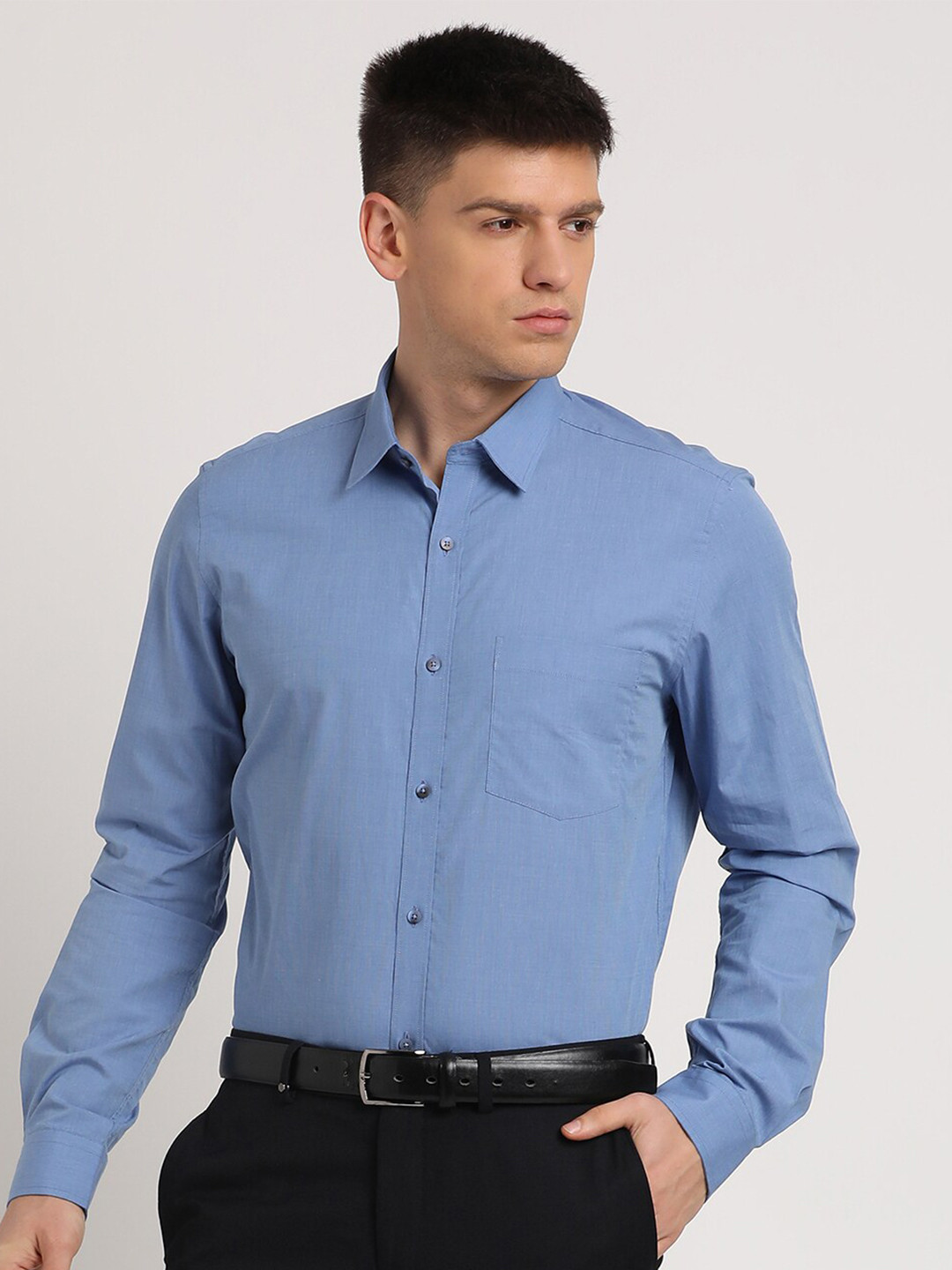 

Turtle Standard Slim Fit Spread Collar Pure Cotton Formal Shirt, Blue