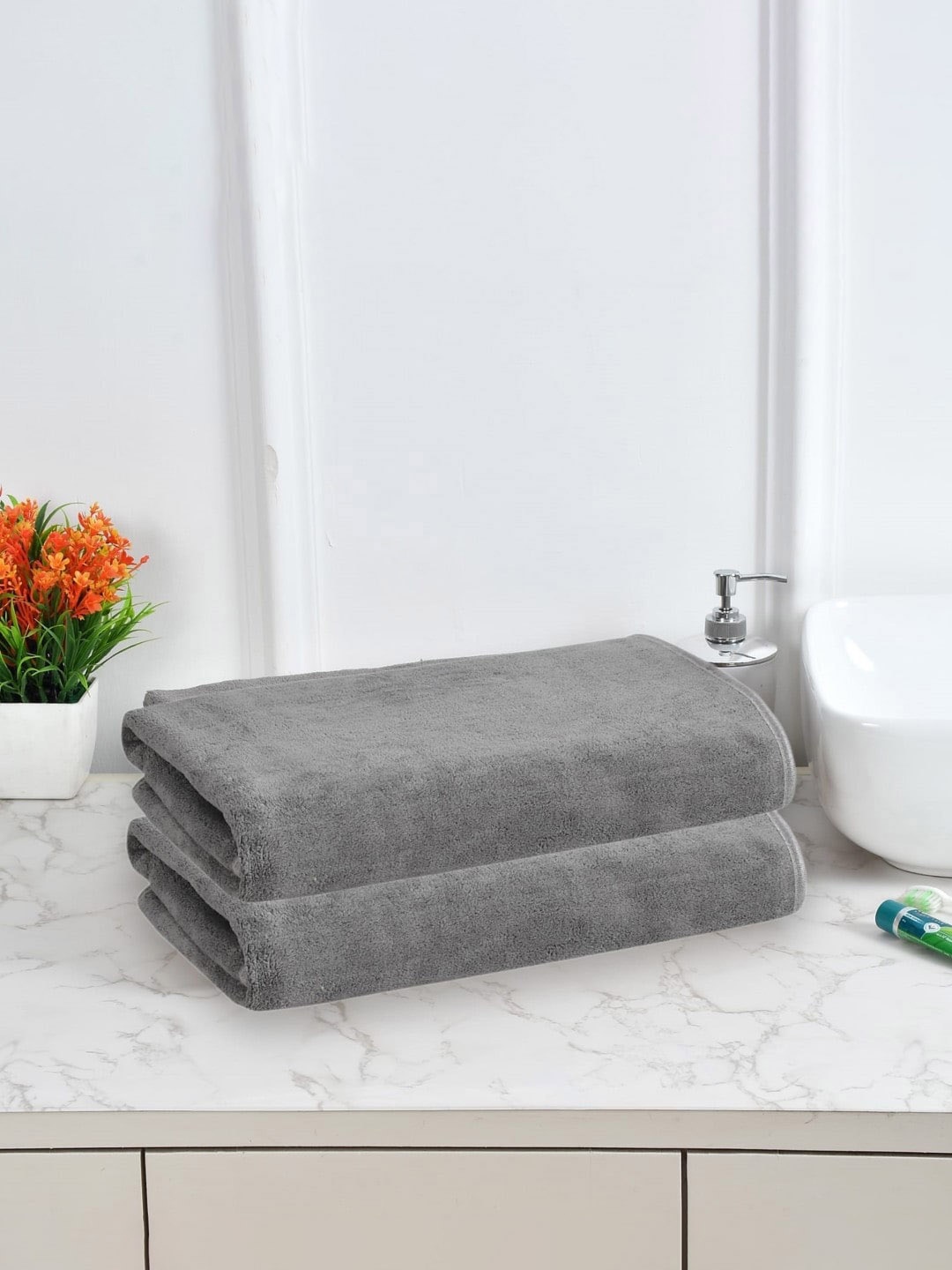 

Cotton Bolls Textiles Grey 2 Pieces 300 GSM Bath Towels
