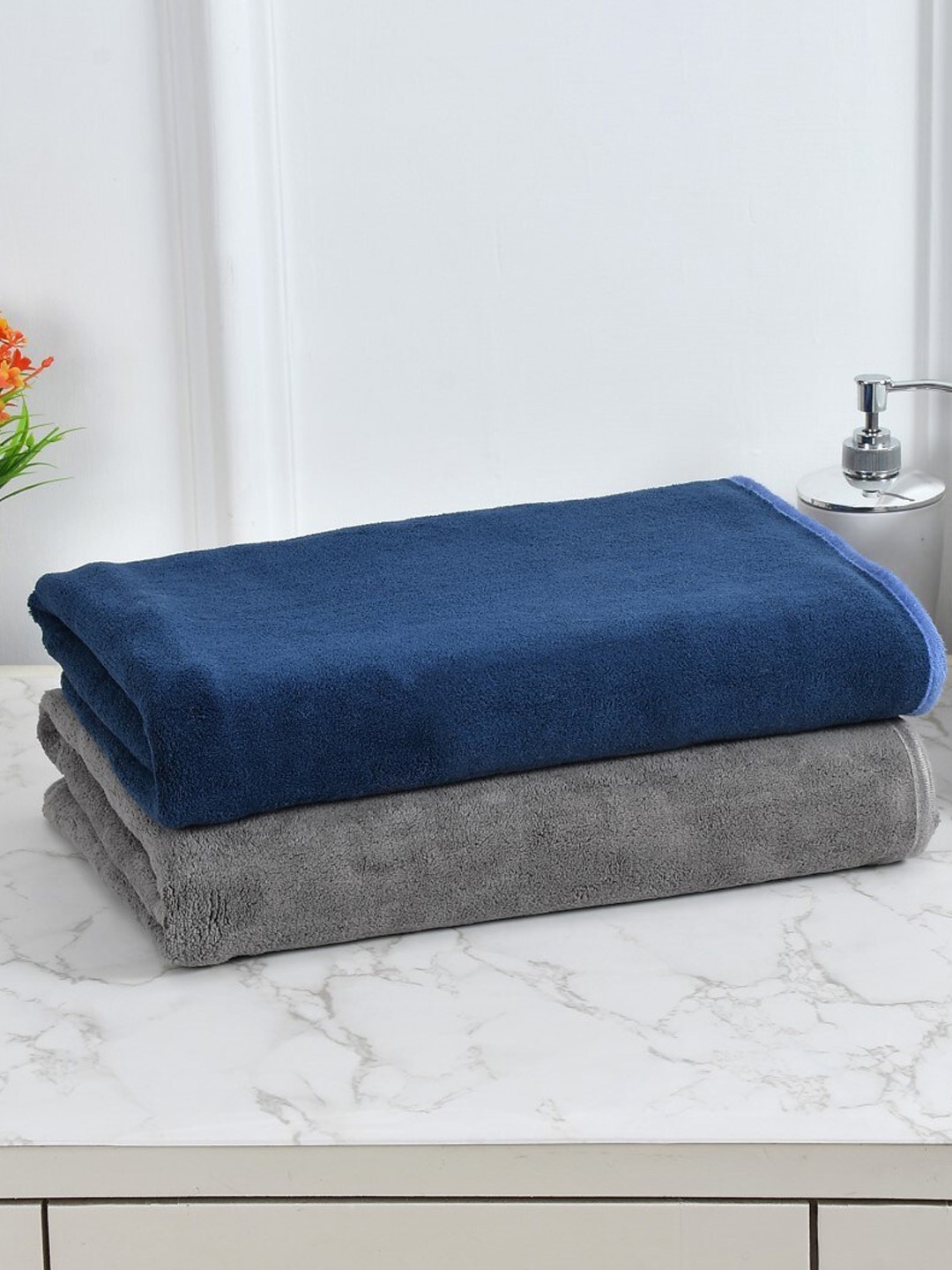 

Cotton Bolls Textiles Navy Blue 2 Pieces 300 GSM Bath Towels