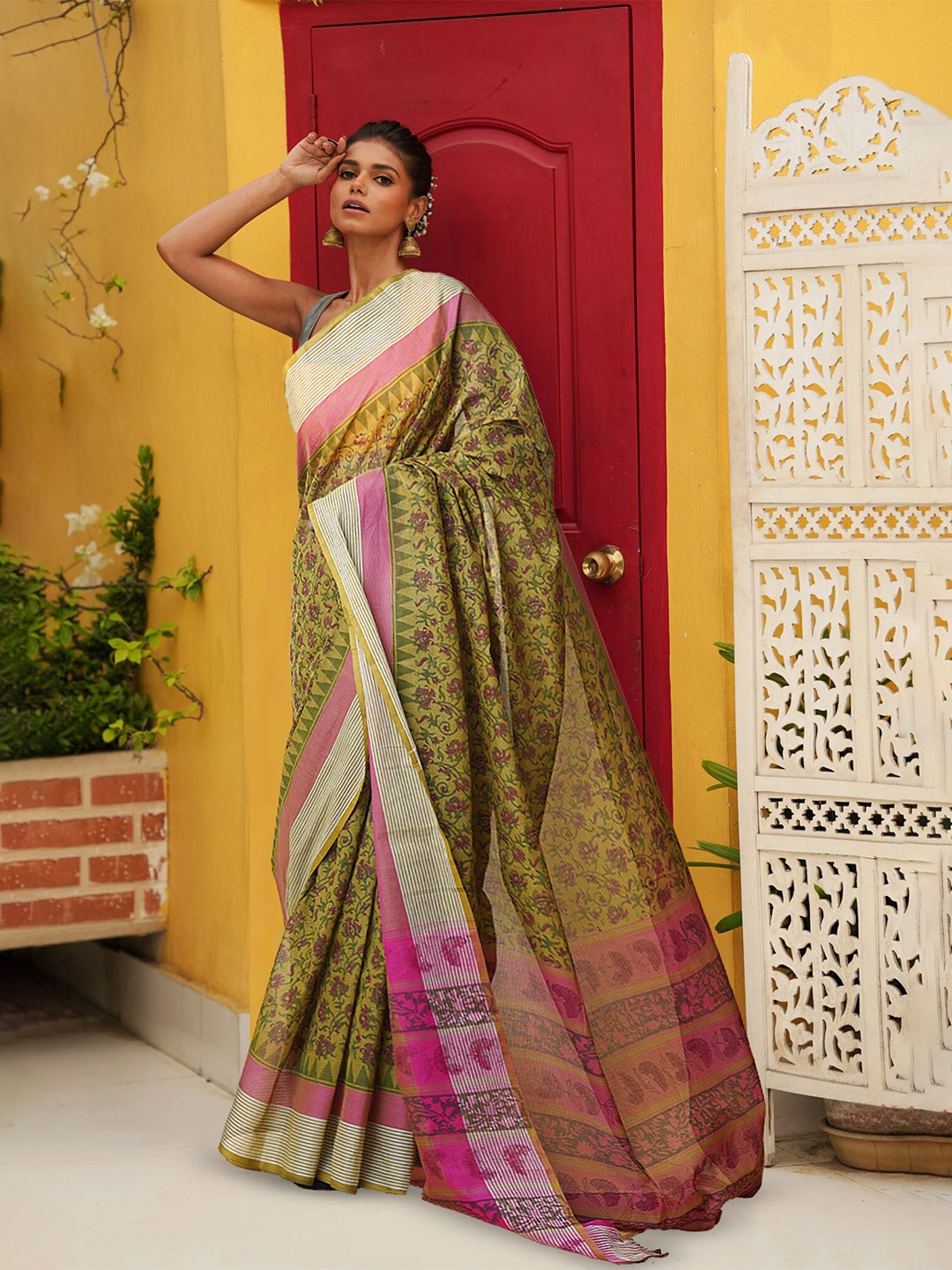 

Unnati Silks Ethnic Motifs Printed Pure Cotton Mangalagiri Saree, Green
