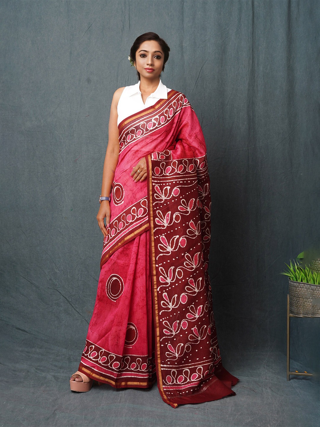 

Unnati Silks Batik Printed Silk Cotton Handloom Chanderi Saree, Pink