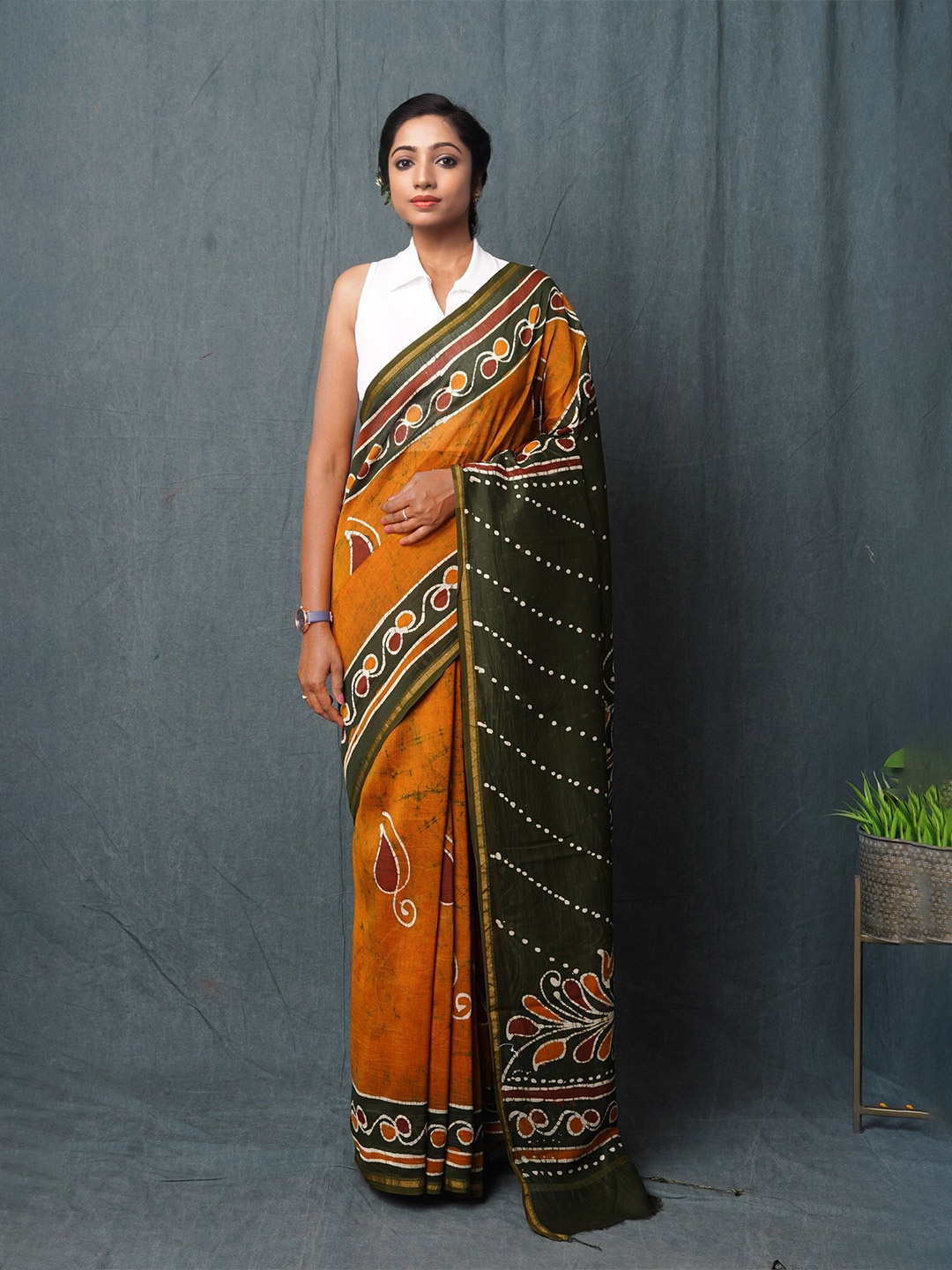

Unnati Silks Batik Printed Zari Silk Cotton Chanderi Saree, Yellow