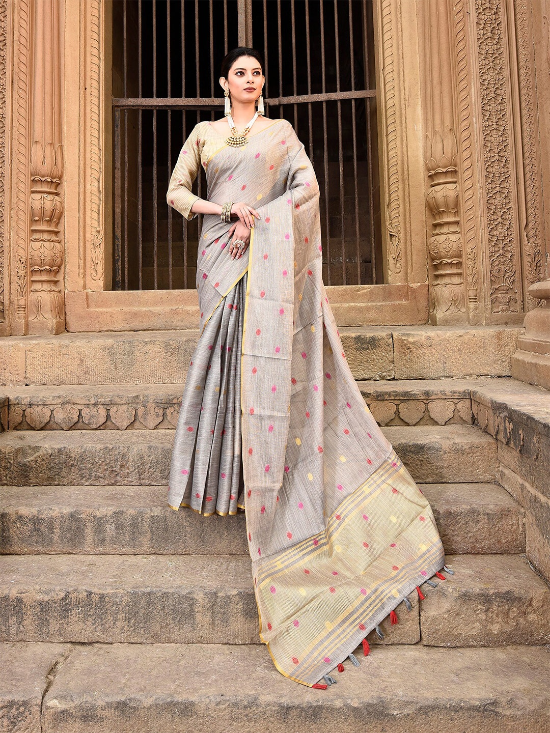 

elora Polka Dot Woven Design Zari Saree, Grey
